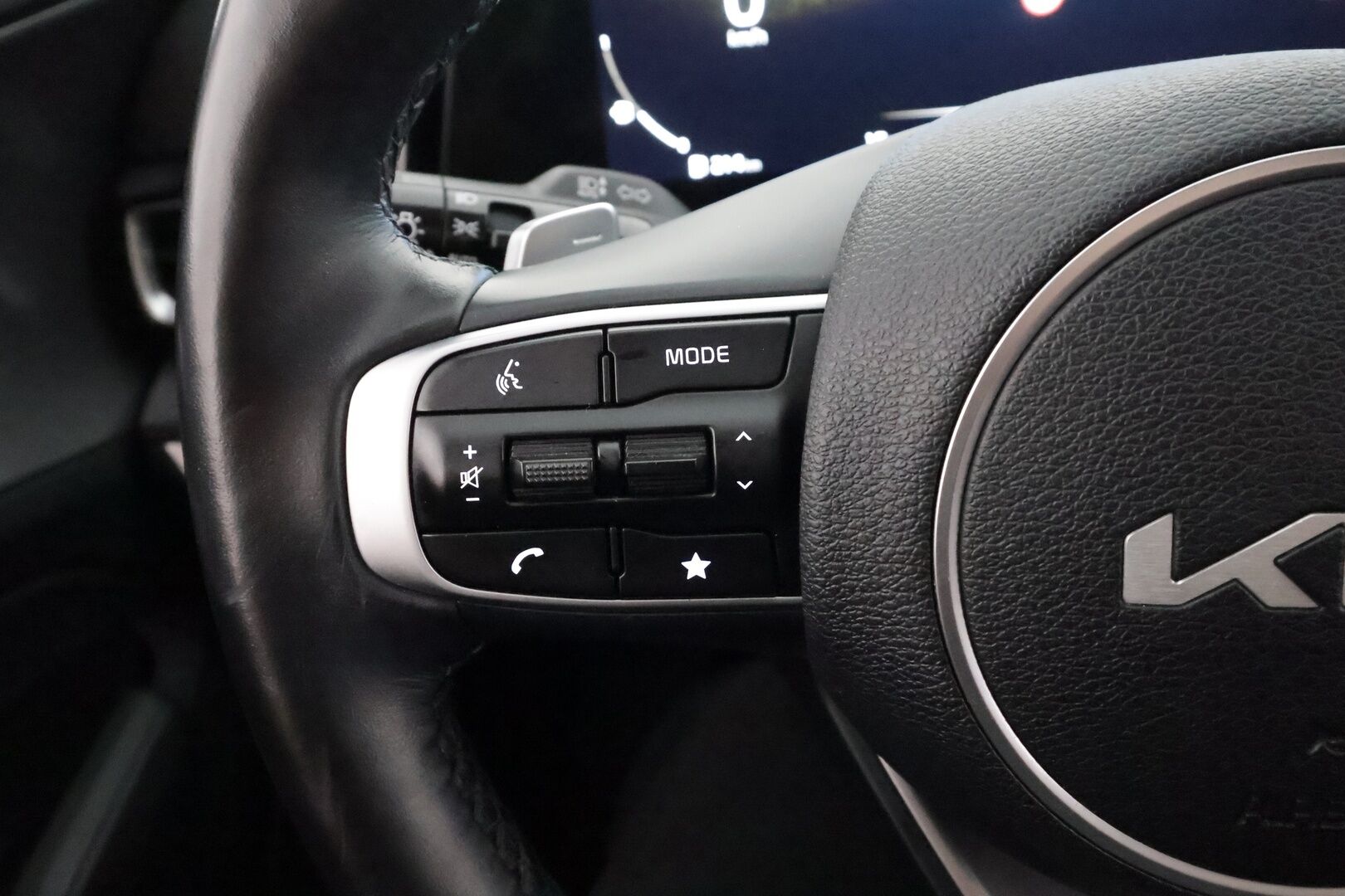 Kia Sportage 2022 1,6 T-GDI AWD Plug-in Hybrid EX AT 265hv - | ACC | Sähköpenkit | Puolinahat | HDA | LED | P.kamera | Lämm. ratti | Digimittaristo | Keyless | 1-om suomiauto | Merkkihuollot | 2x renkaat aluin |