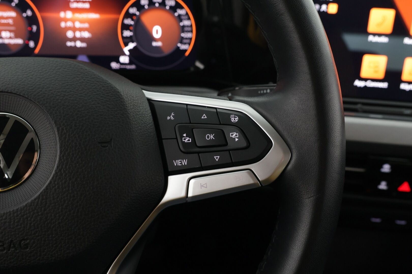 Volkswagen Golf 2022 Comfort 1,0 TSI 81 kW/ *ACC / Lohko+sisäpistoke / Apple Carplay!* - Vähän ajettu / Huippusiisti / Hyvin pidetty!