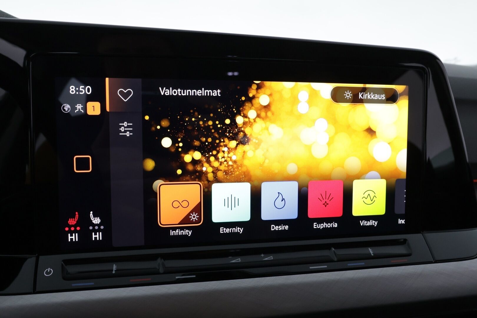 Volkswagen Golf 2022 Comfort 1,0 TSI 81 kW/ *ACC / Lohko+sisäpistoke / Apple Carplay!* - Vähän ajettu / Huippusiisti / Hyvin pidetty!