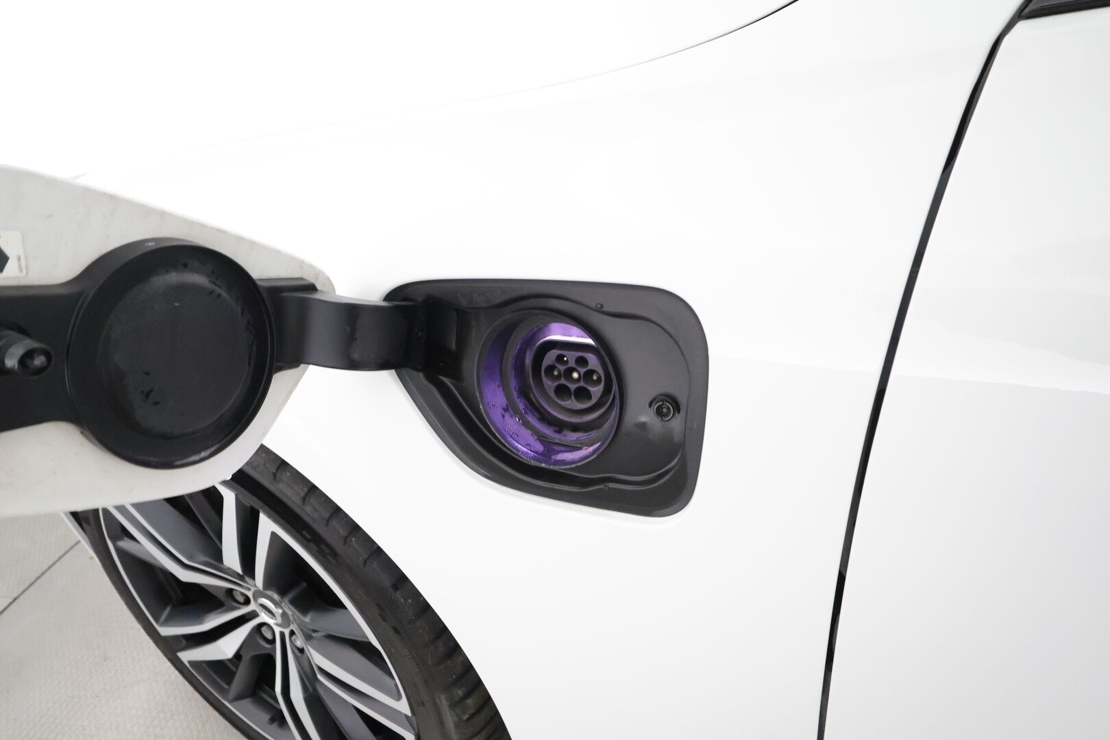 Volvo V60 2021 T8 TwE AWD R-Design aut - | Webasto | ACC | H&K | Full-LED | 360 | Sporttipenkki Muistilla | Navi | Kaistavahti | Keyless | Katveavustin | Kahdet renkaat | 