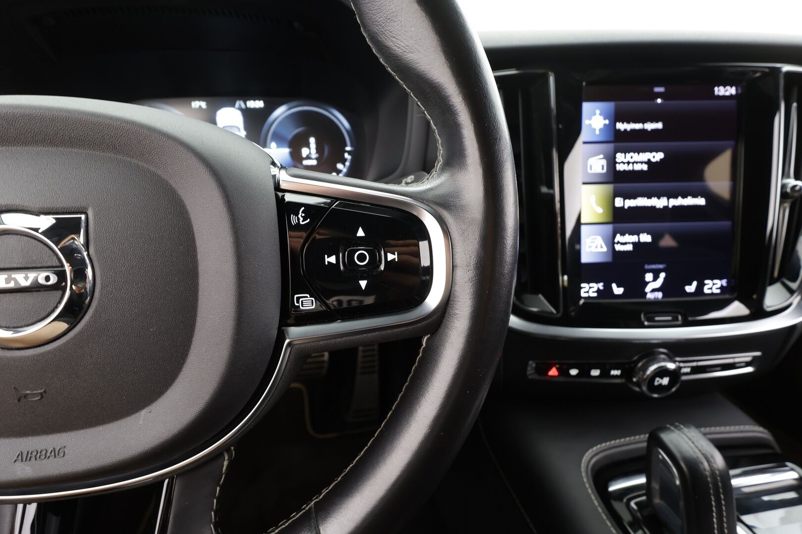Volvo V60 2021 T8 TwE AWD R-Design aut - | Webasto | ACC | H&K | Full-LED | 360 | Sporttipenkki Muistilla | Navi | Kaistavahti | Keyless | Katveavustin | Kahdet renkaat | 