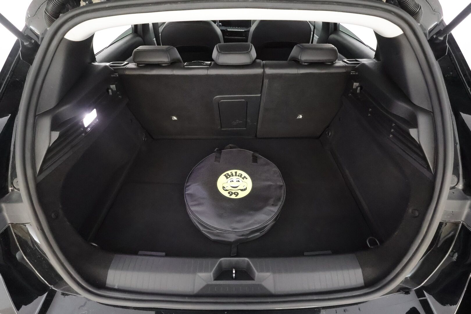 Opel Astra 2022 Innovation Plus 180 A PHEV * ACC / LED / P.kamera / Osanahat / Keyless / Lämm. ratti / Lämm. tuulilasi * - 1.om suomi-auto / Merkkihuollot / Kahdet renkaat aluvantein