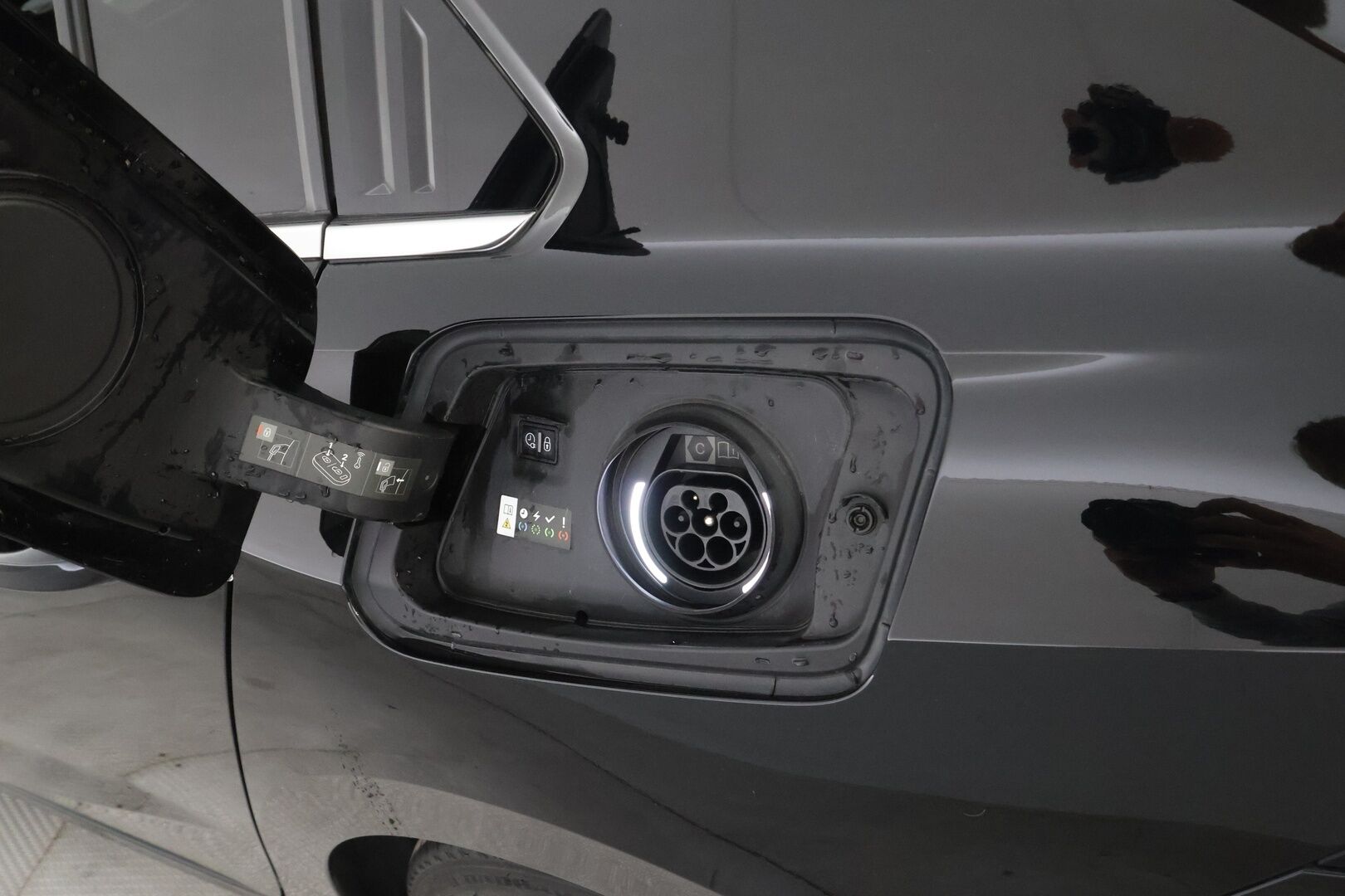 Opel Astra 2022 Innovation Plus 180 A PHEV * ACC / LED / P.kamera / Osanahat / Keyless / Lämm. ratti / Lämm. tuulilasi * - 1.om suomi-auto / Merkkihuollot / Kahdet renkaat aluvantein