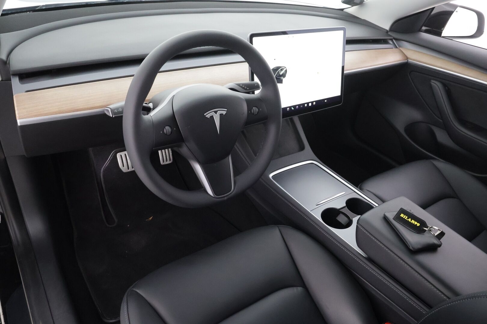 Tesla Model 3 2021 Performance AWD * Lämpöpumppu / Lasikatto / Matrix LED / Premium Audio / Peruutuskamera / Muistipenkki - Akku kuntotarkastettu / Kahdet Renkaat / Juuri tullut Tampereelle!