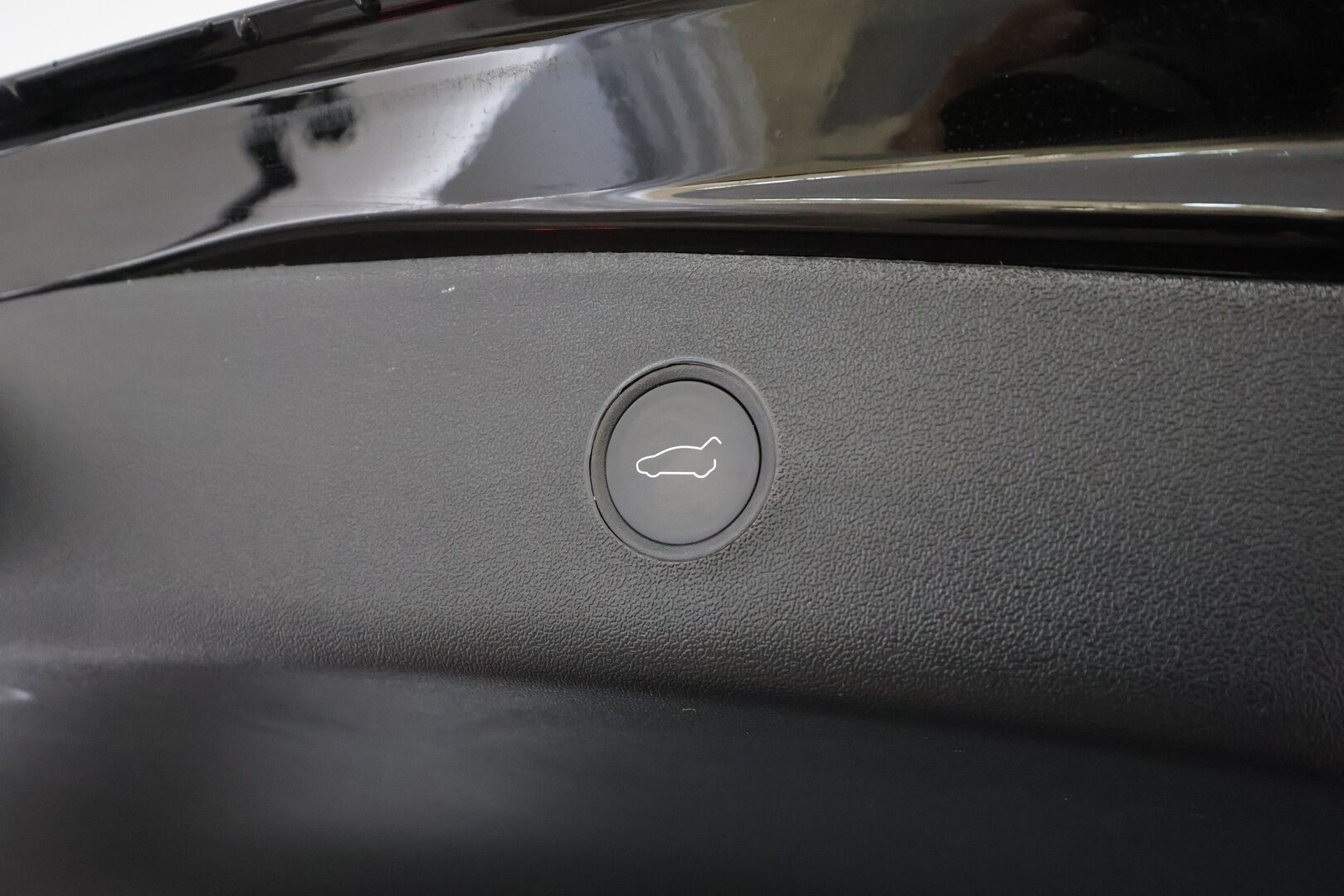 Tesla Model 3 2021 Performance AWD * Lämpöpumppu / Lasikatto / Matrix LED / Premium Audio / Peruutuskamera / Muistipenkki - Akku kuntotarkastettu / Kahdet Renkaat / Juuri tullut Tampereelle!