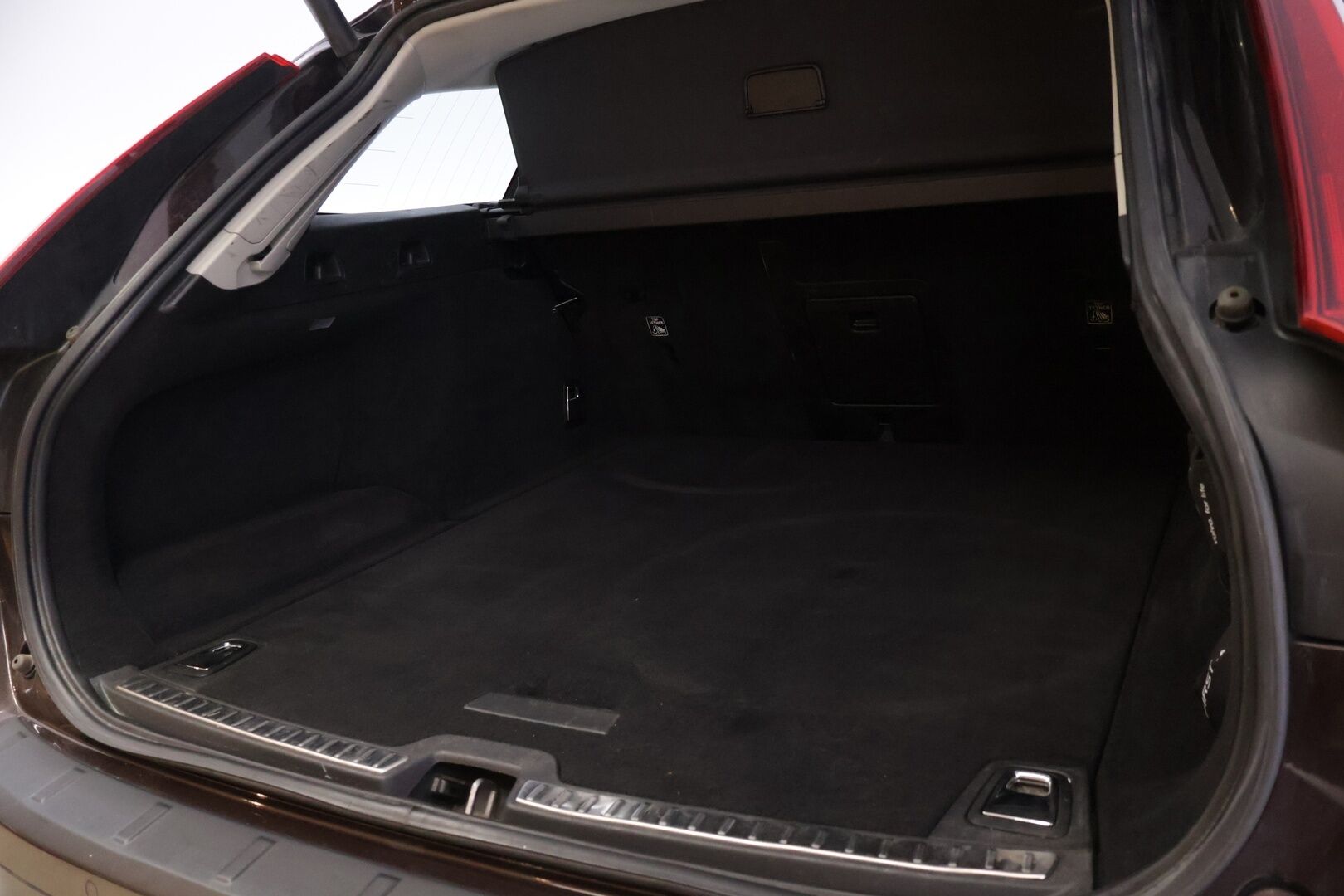 Volvo V90 CROSS COUNTRY 2019 D4 AWD Plus aut *VOC / Webasto / Navi / Adapt. Vakkari / Pilot Assist / Muistipenkit / Digimittaristo* - Kahdet hyvät renkaat / Siististi pidetty