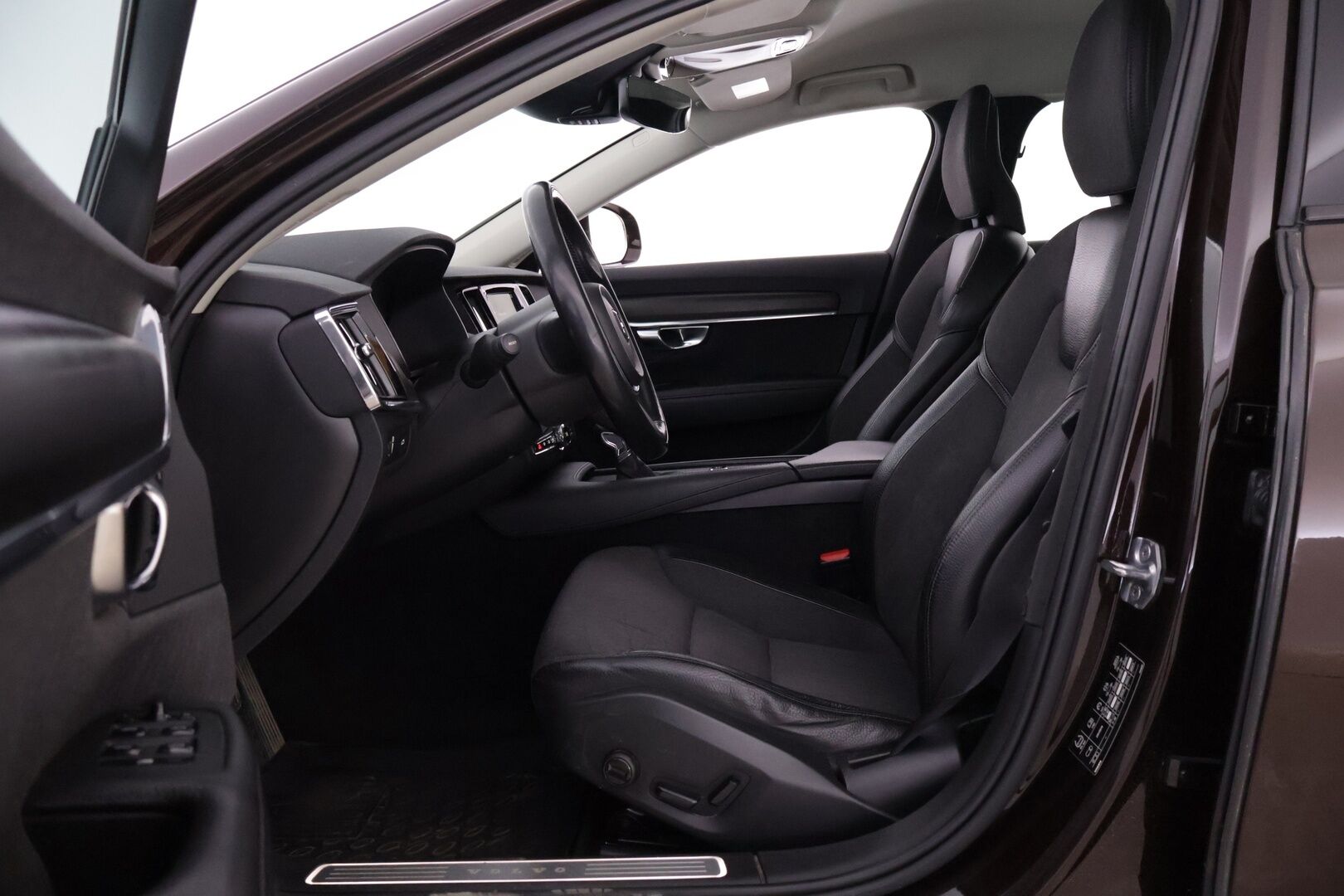 Volvo V90 CROSS COUNTRY 2019 D4 AWD Plus aut *VOC / Webasto / Navi / Adapt. Vakkari / Pilot Assist / Muistipenkit / Digimittaristo* - Kahdet hyvät renkaat / Siististi pidetty - HULLUT AVAJAISHULINAT KORKOTARJOUS 3,29 %