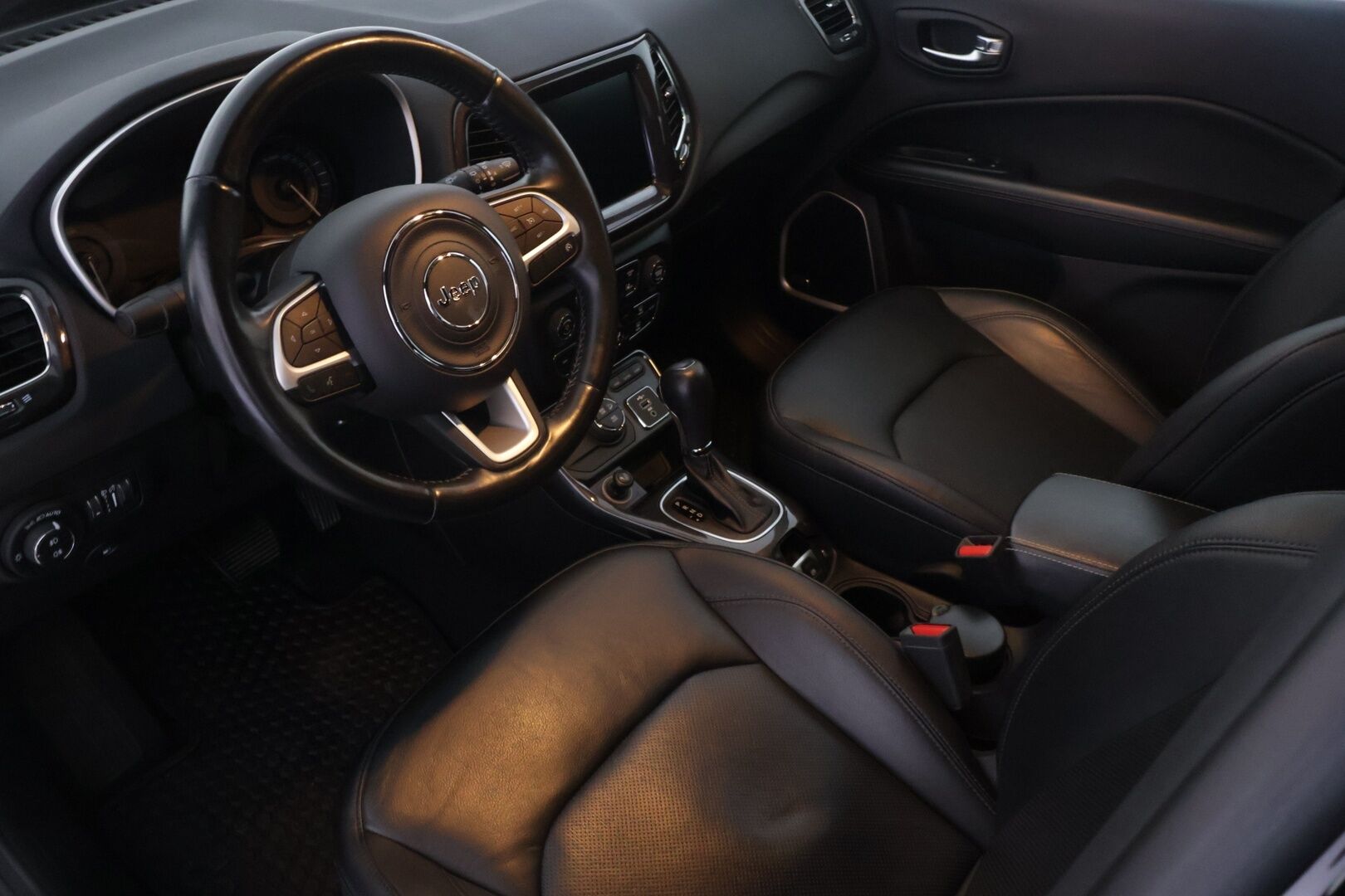 Jeep Compass 2020 COMPASS Monikäyttöajoneuvo (AF) 5ov 1332cm3 A - * Alpine Audio | Vakionopeudensäädin | P-Kamera | Koukku | Xenon | Navi *