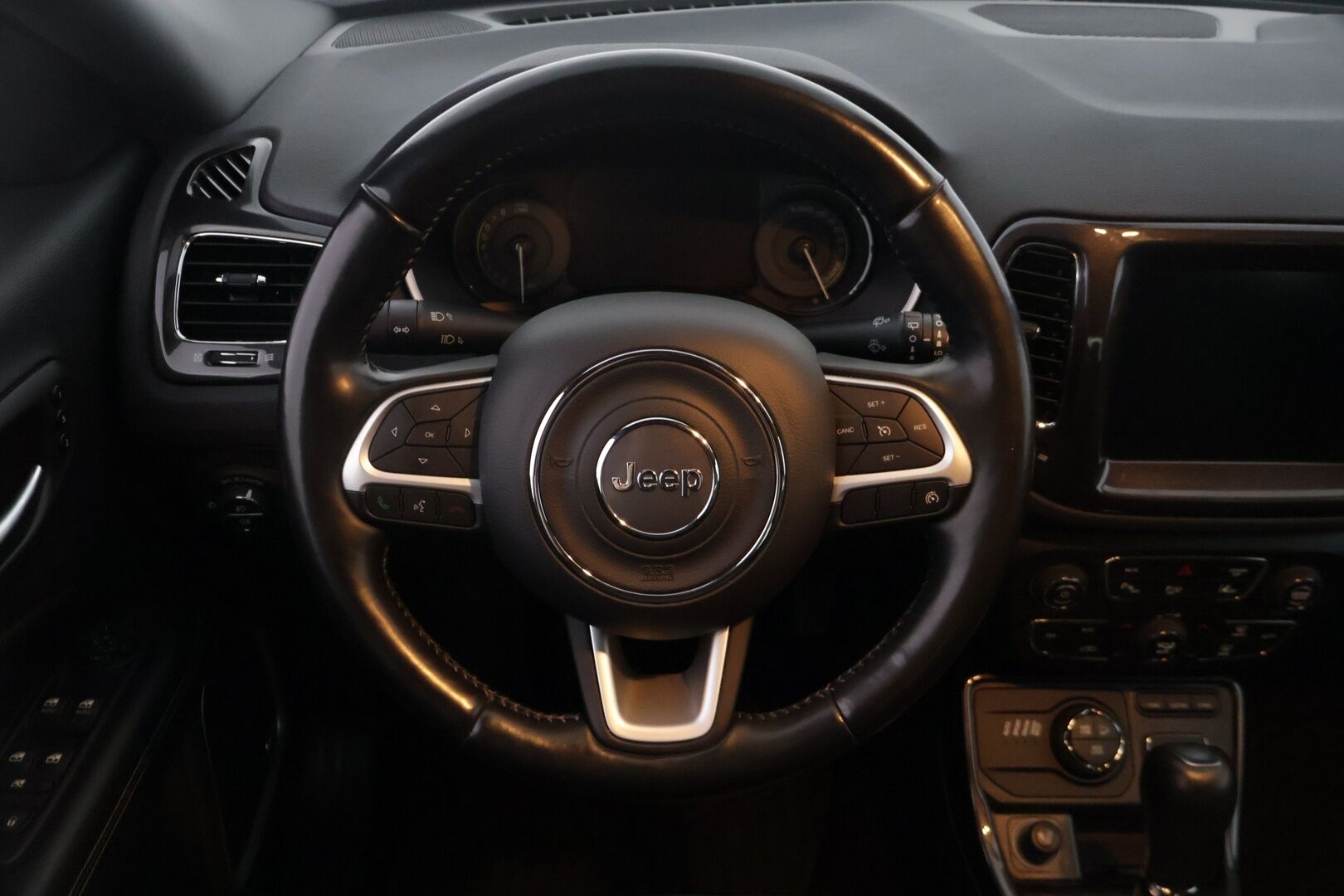 Jeep Compass 2020 COMPASS Monikäyttöajoneuvo (AF) 5ov 1332cm3 A - * Alpine Audio | Vakionopeudensäädin | P-Kamera | Koukku | Xenon | Navi *