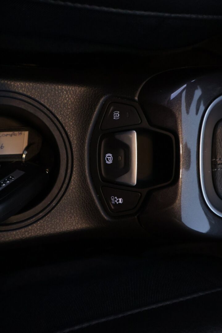 Jeep Compass 2020 COMPASS Monikäyttöajoneuvo (AF) 5ov 1332cm3 A - * Alpine Audio | Vakionopeudensäädin | P-Kamera | Koukku | Xenon | Navi *