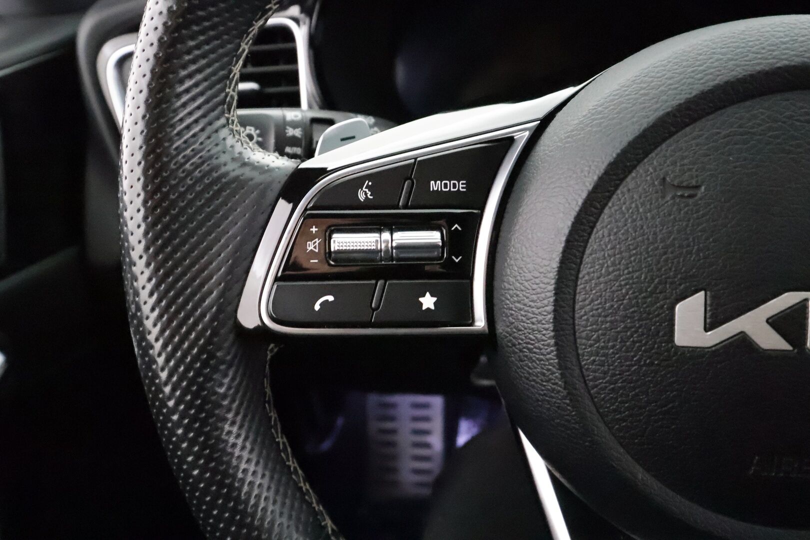 Kia ProCeed 2022 1,5 T-GDI Mild-Hybrid 160hv GT-Line Business Premium DCT - | ACC | Koukku | JBL | Muistipenkki | Nahka-alcantara | P.kamera | Sähk. takaluukku | HDA | BSM | Keyless | LED | Lämm. ratti | Merkkihuollot |