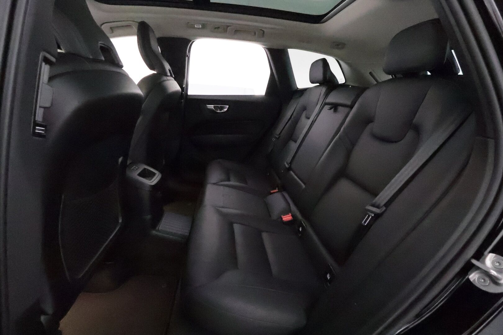 Volvo XC60 2023 T6 AWD Long Range Plus Bright aut * Webasto / Panorama / Adapt.Vakkari / Full LED / Peruutuskamera / Sporttinahat Muistilla - 1-om Suomi-auto / Akku kuntotarkastettu! / Kahdet Renkaat / Merkkihuollettu!