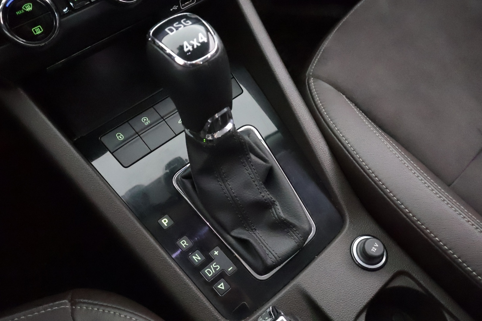 Skoda Octavia 2018 Combi 1,8TSI 4X4 Scout DSG * ACC / Webasto / Koukku / LED / P.Kamera / Apple&Android * - Kahdet Renkaat