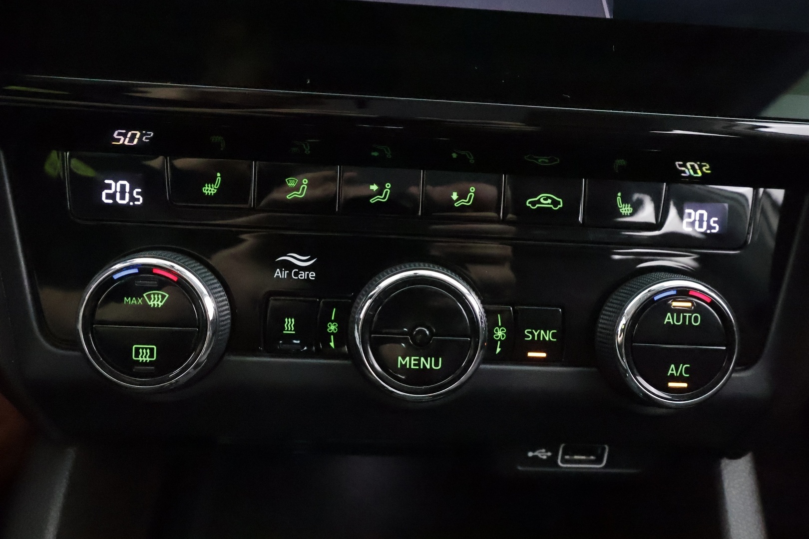 Skoda Octavia 2018 Combi 1,8TSI 4X4 Scout DSG * ACC / Webasto / Koukku / LED / P.Kamera / Apple&Android * - Kahdet Renkaat