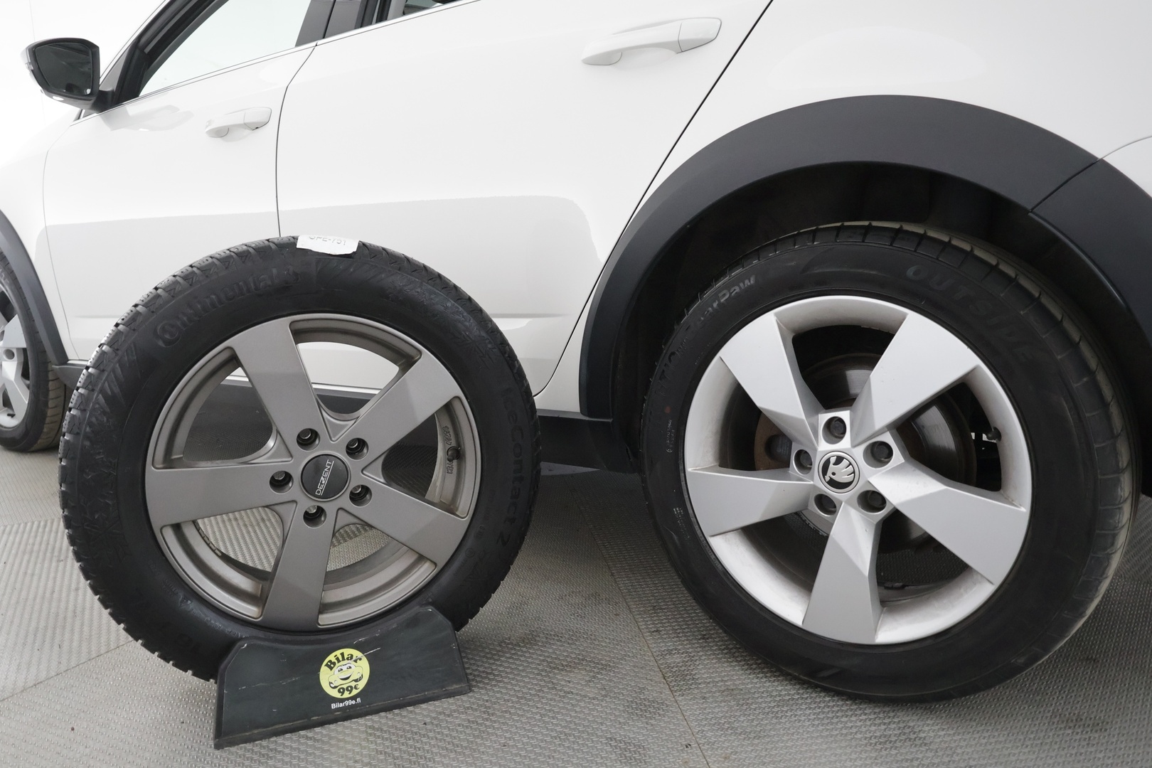Skoda Octavia 2018 Combi 1,8TSI 4X4 Scout DSG * ACC / Webasto / Koukku / LED / P.Kamera / Apple&Android * - Kahdet Renkaat