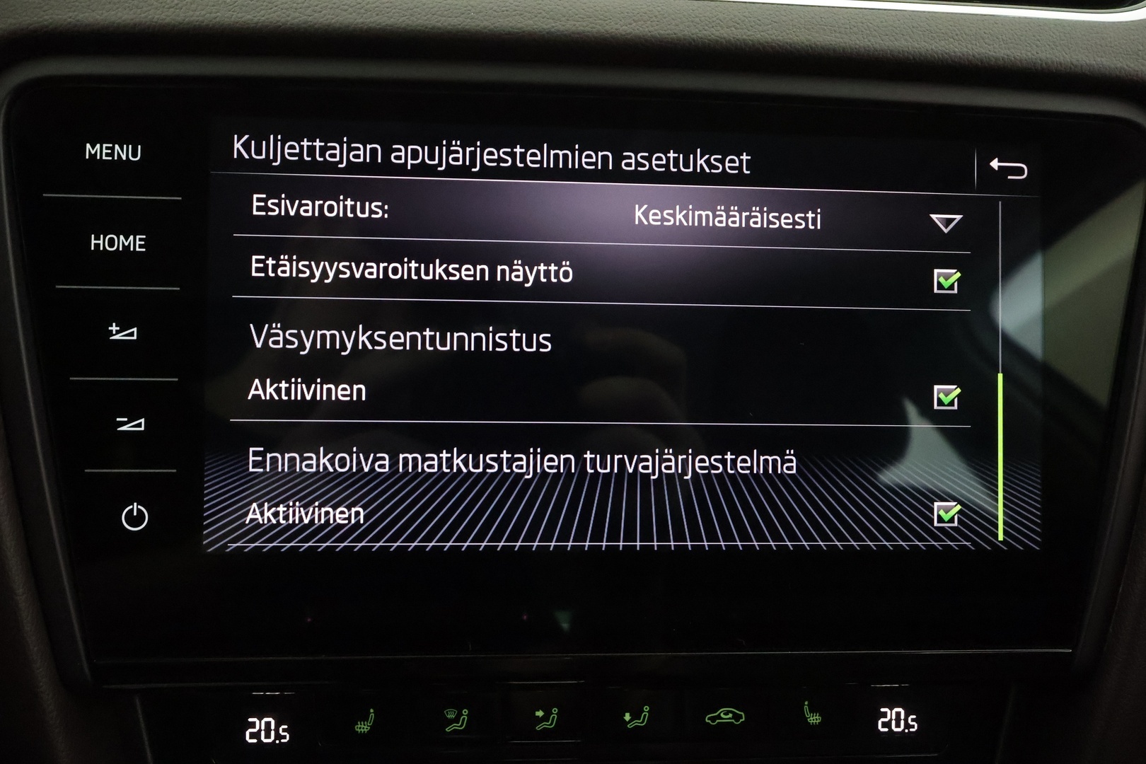 Skoda Octavia 2018 Combi 1,8TSI 4X4 Scout DSG * ACC / Webasto / Koukku / LED / P.Kamera / Apple&Android * - Kahdet Renkaat