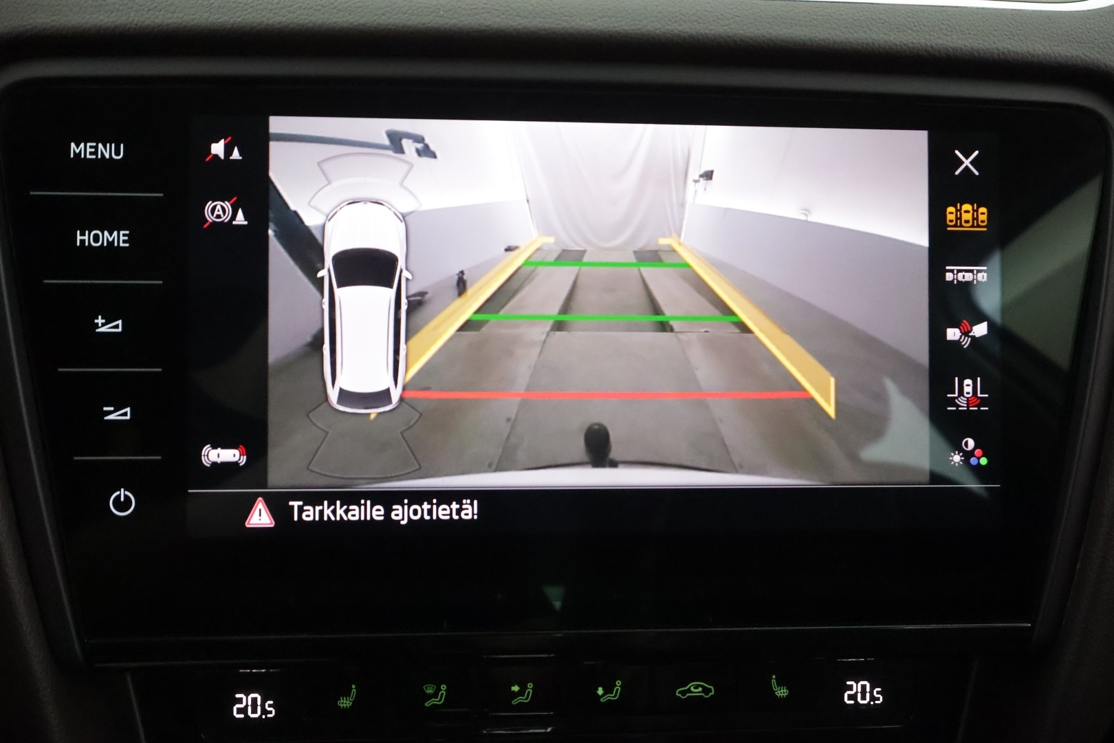 Skoda Octavia 2018 Combi 1,8TSI 4X4 Scout DSG * ACC / Webasto / Koukku / LED / P.Kamera / Apple&Android * - Kahdet Renkaat