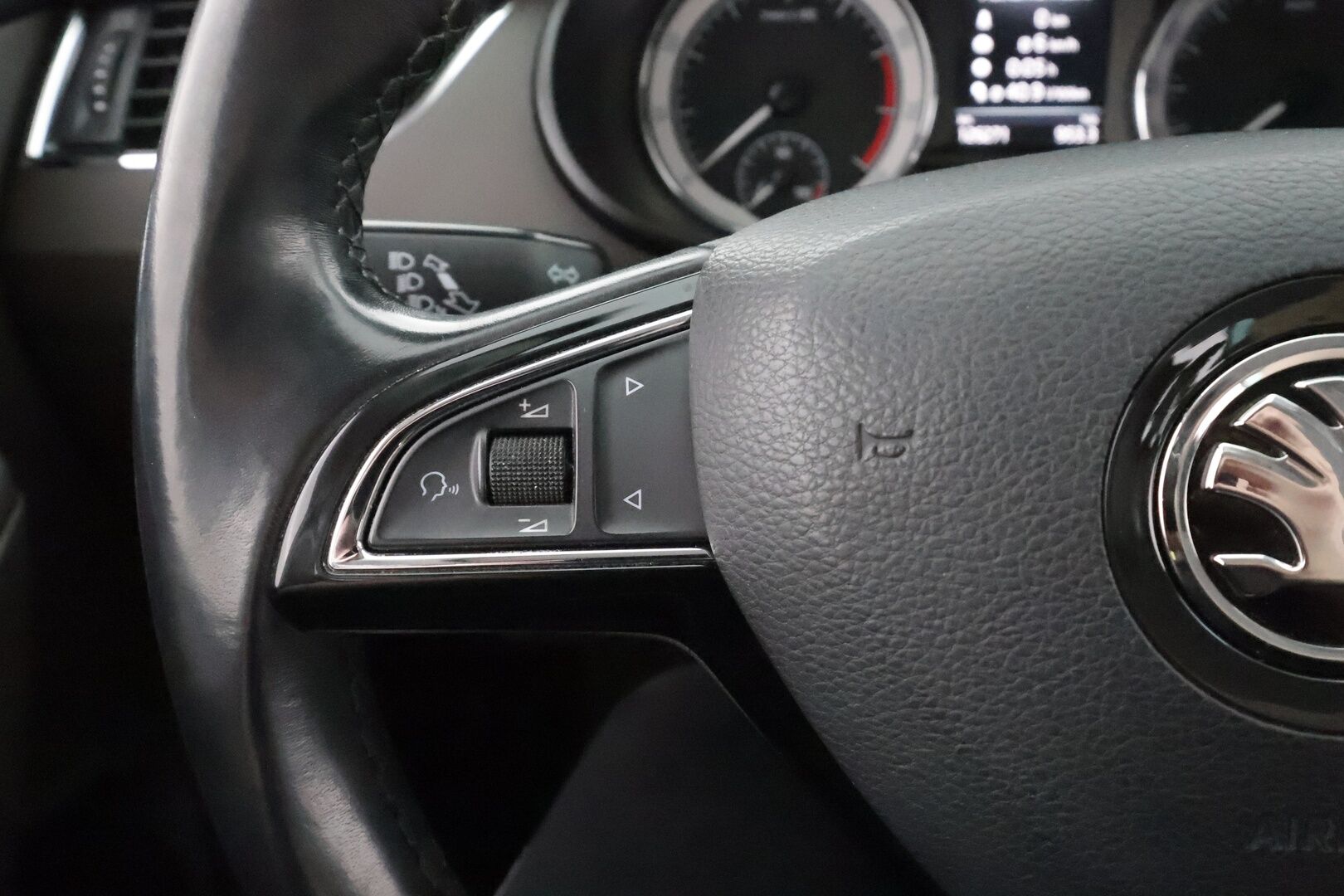 Skoda Octavia 2018 Combi 1,8TSI 4X4 Scout DSG - | ACC | Webasto | Koukku | LED | P.Kamera | Apple&Android |