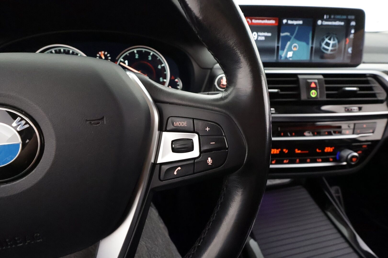 BMW X3 2018 G01 xDrive20d A Business Xline * Koukku / Vakkari / Lohko+SIsä / Sporttipenkit / Navi / Digimittaristo / LED * - HULLUT AVAJAISHULINAT KORKOTARJOUS 3,29 %