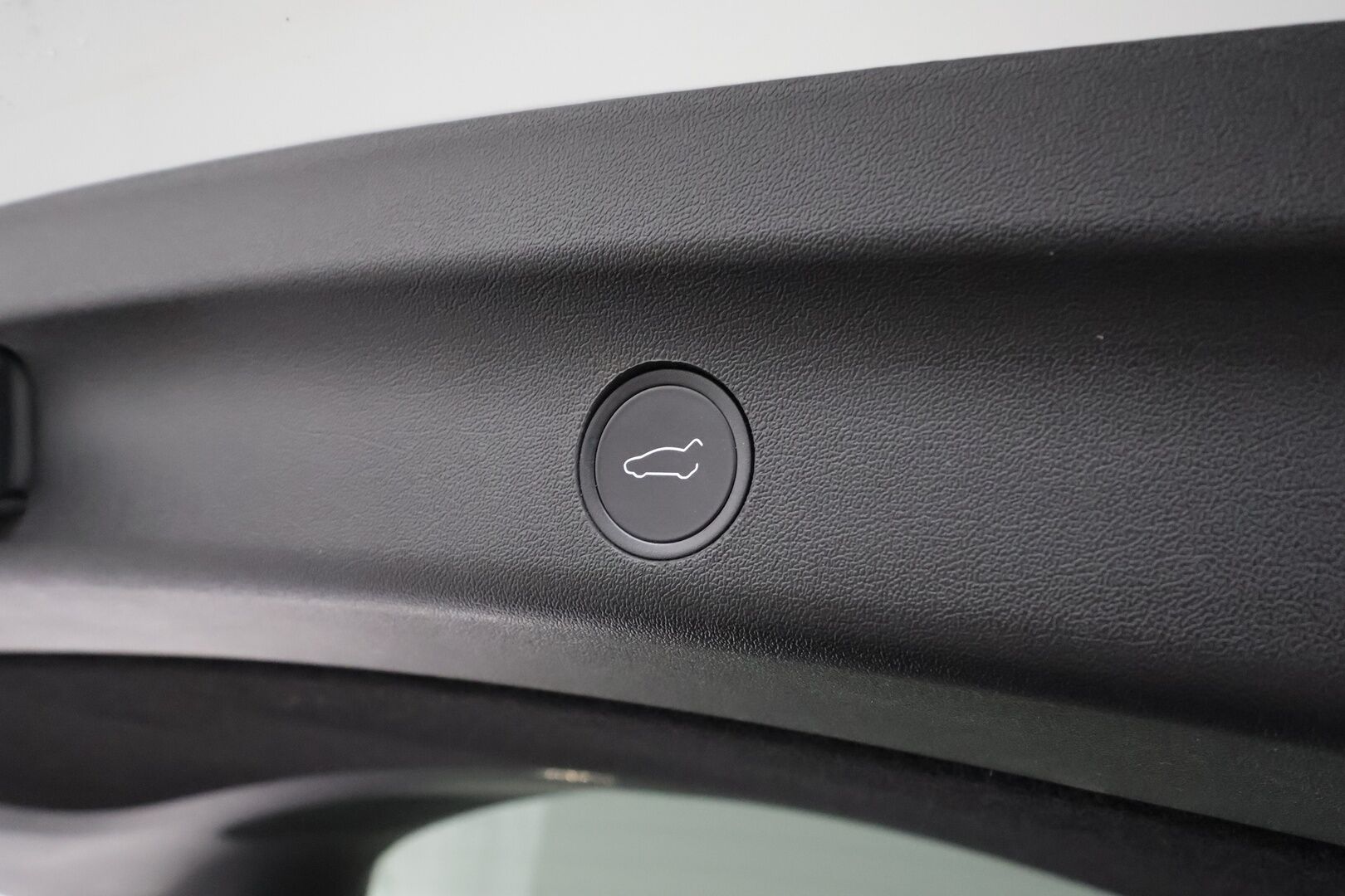 Tesla Model Y 2022 Long Range - | Koukku | ILP | Lasikatto | ACC | Matrix-LED | P.Kamera | Muistipenkki | Premium Audio | Navi | Kaistavahti | Keyless | 2x Latauskaapelit | Suomi-auto |
