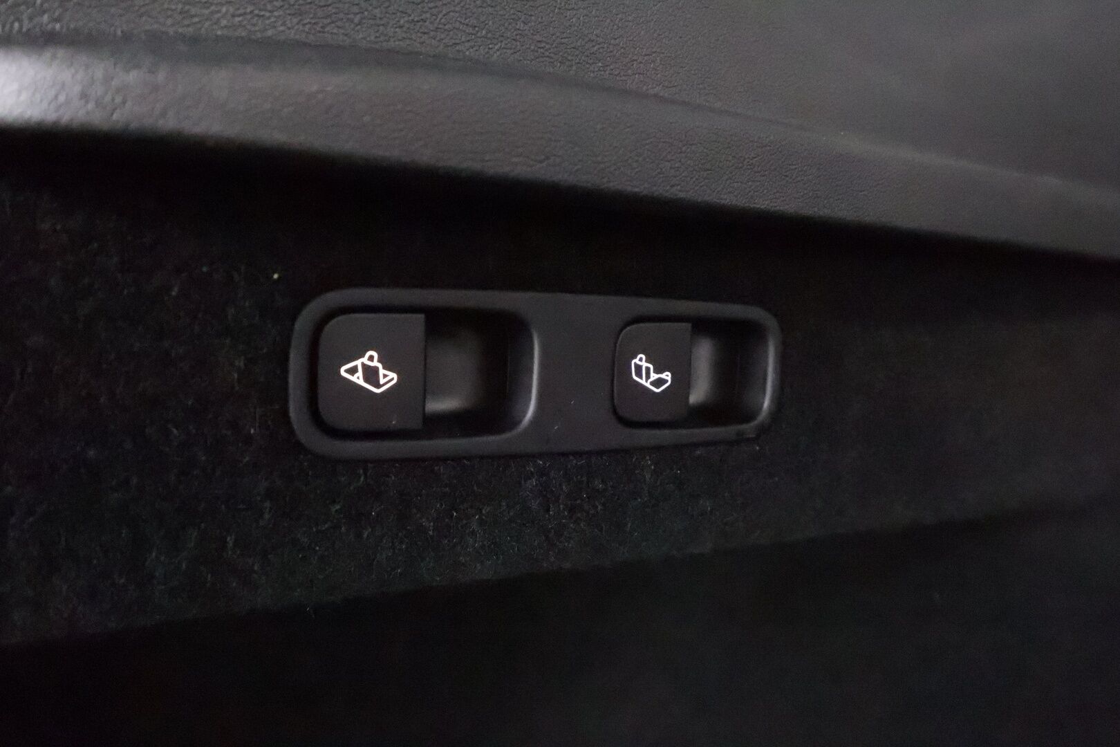 Tesla Model Y 2022 Long Range - | Koukku | ILP | Lasikatto | ACC | Matrix-LED | P.Kamera | Muistipenkki | Premium Audio | Navi | Kaistavahti | Keyless | 2x Latauskaapelit | Suomi-auto |
