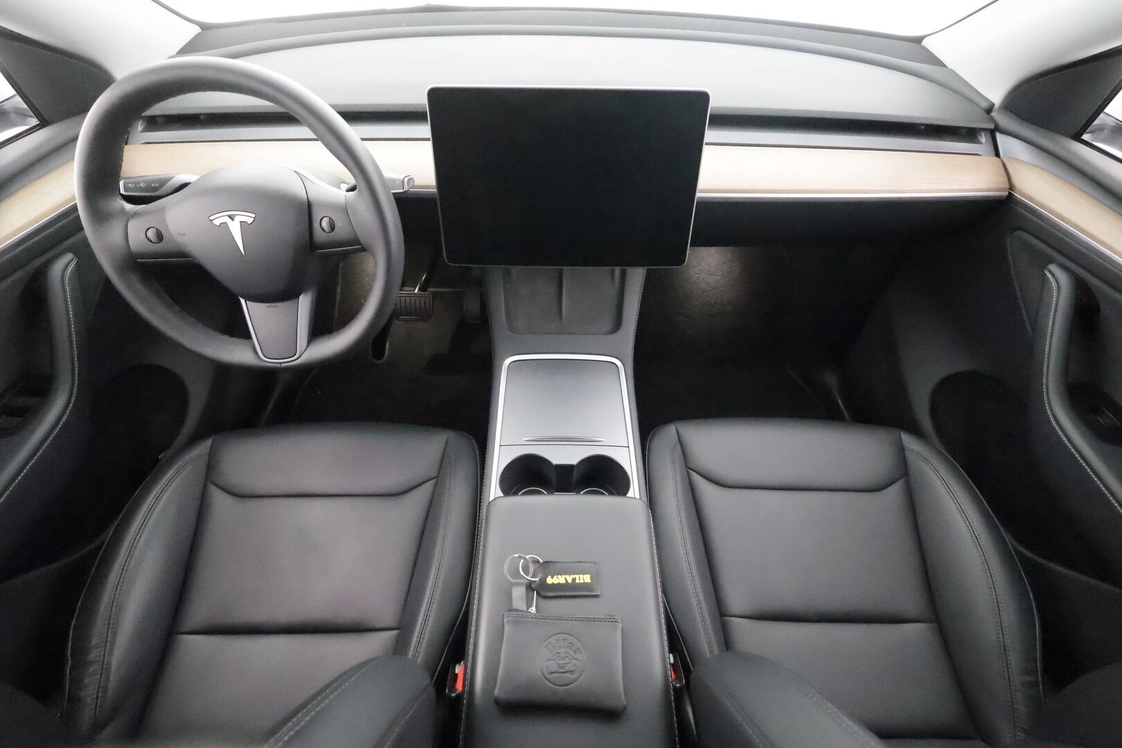 Tesla Model Y 2022 Long Range - | Koukku | ILP | Lasikatto | ACC | Matrix-LED | P.Kamera | Muistipenkki | Premium Audio | Navi | Kaistavahti | Keyless | 2x Latauskaapelit | Suomi-auto |
