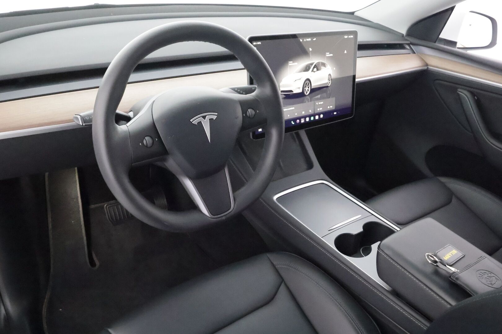 Tesla Model Y 2022 Long Range - | Koukku | ILP | Lasikatto | ACC | Matrix-LED | P.Kamera | Muistipenkki | Premium Audio | Navi | Kaistavahti | Keyless | 2x Latauskaapelit | Suomi-auto |