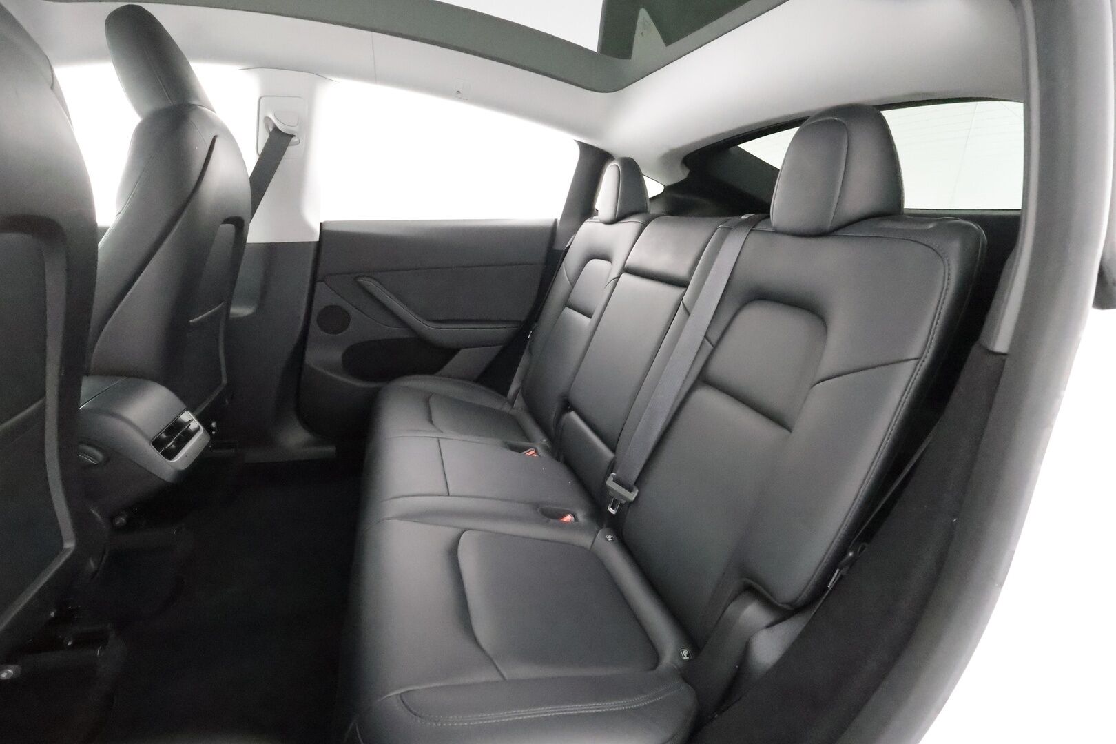 Tesla Model Y 2022 Long Range - | Koukku | ILP | Lasikatto | ACC | Matrix-LED | P.Kamera | Muistipenkki | Premium Audio | Navi | Kaistavahti | Keyless | 2x Latauskaapelit | Suomi-auto |