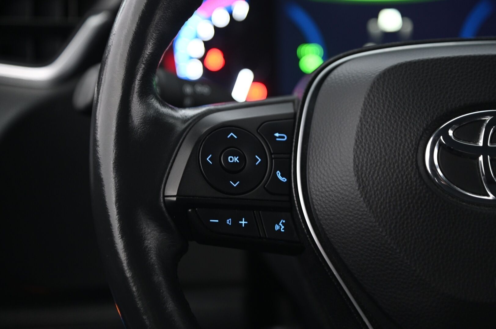 Toyota Corolla 2022 Touring Sports 1,8 Hybrid Style* ACC / P-kamera / Ratinlämmitys* - * Juuri tullut / 2x renkaat*