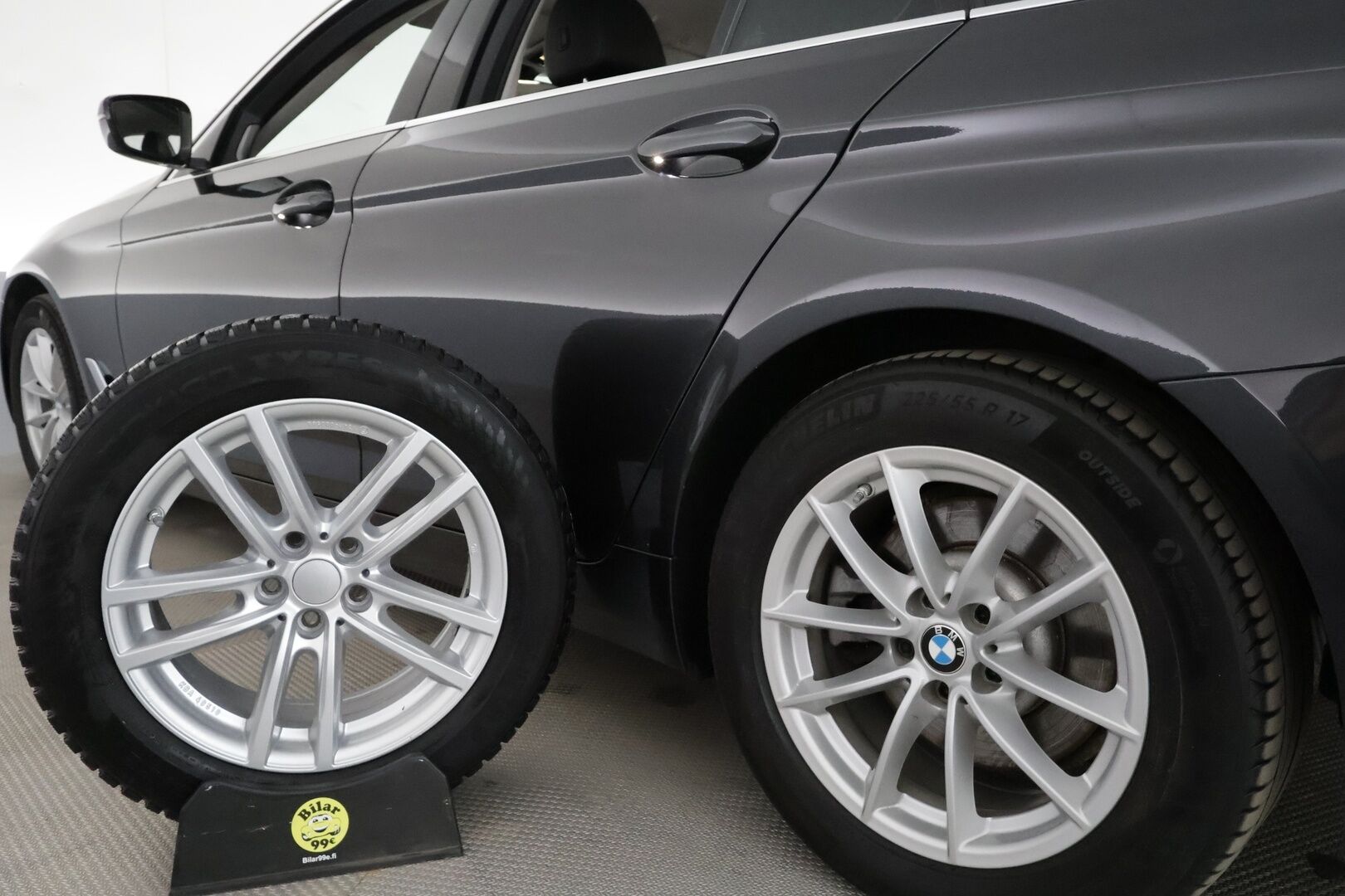 BMW 520 2022 G31 Touring 520d A xDrive MHEV *ACC / Webasto / Comfort Access / LED / Navi / Koukku / H&K / P.kamera* - 1.Om Suomi-auto / Kahdet renkaat aluvanteilla
