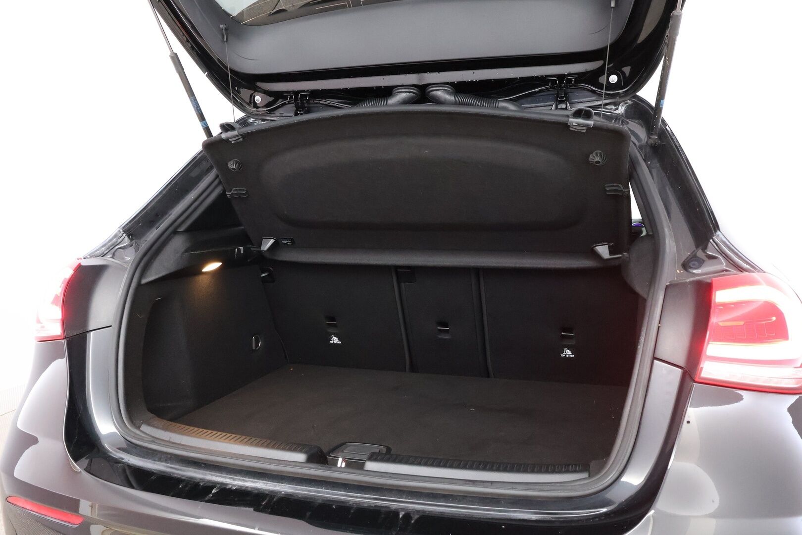 Mercedes-Benz A 2021 250 e A Business AMG Edition EQ Power * Peruutuskamera / Nahka-Alcantara / LED High Performance / Night / Näyttävä! - Lisälämmitin / 2x Renkaat / Juuri tullut Tampereelle!