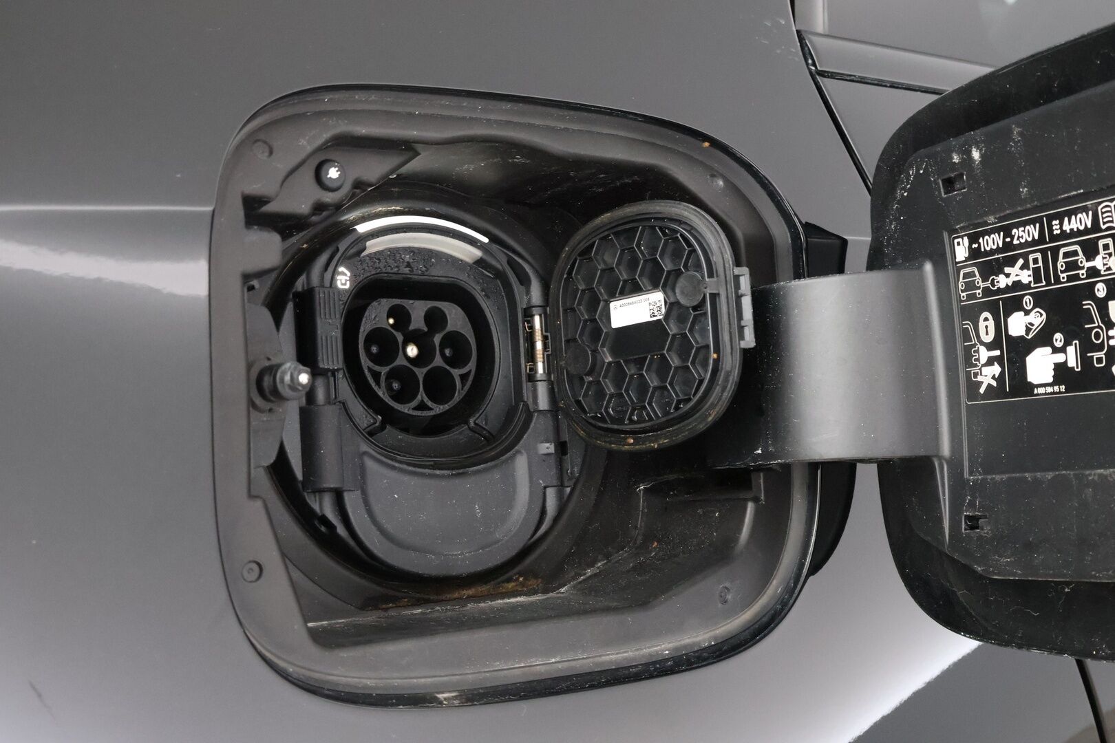 Mercedes-Benz A 2021 250 e A Business AMG Edition EQ Power * Peruutuskamera / Nahka-Alcantara / LED High Performance / Night / Näyttävä! - Lisälämmitin / 2x Renkaat / Juuri tullut Tampereelle!