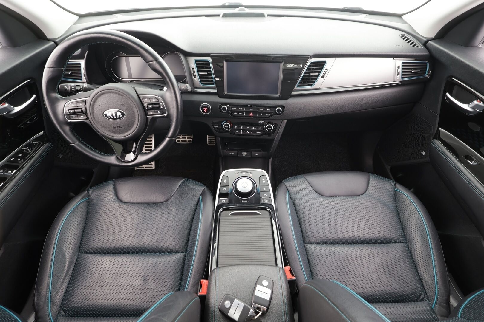 Kia NIRO 2019 Business Luxury 64 kWh 204 hv * ACC / P.kamera / ILP / Lasikattoluukku / JBL / Muistipenkki / Navi / Ilmastoidut nahat * - Akku kuntotarkastettu / Kahdet renkaat aluvanteilla / Merkkihuollettu