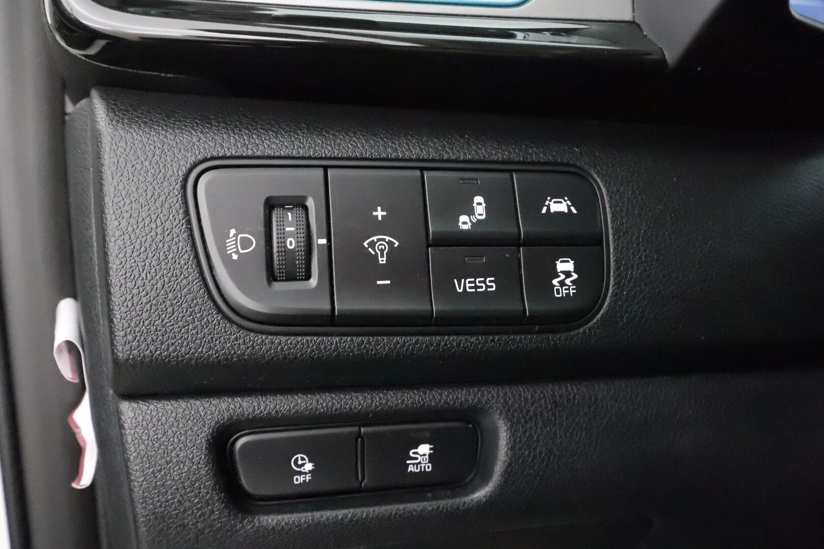 Kia NIRO 2019 Business Luxury 64 kWh 204 hv * ACC / P.kamera / ILP / Lasikattoluukku / JBL / Muistipenkki / Navi / Ilmastoidut nahat * - Akku kuntotarkastettu / Kahdet renkaat aluvanteilla / Merkkihuollettu