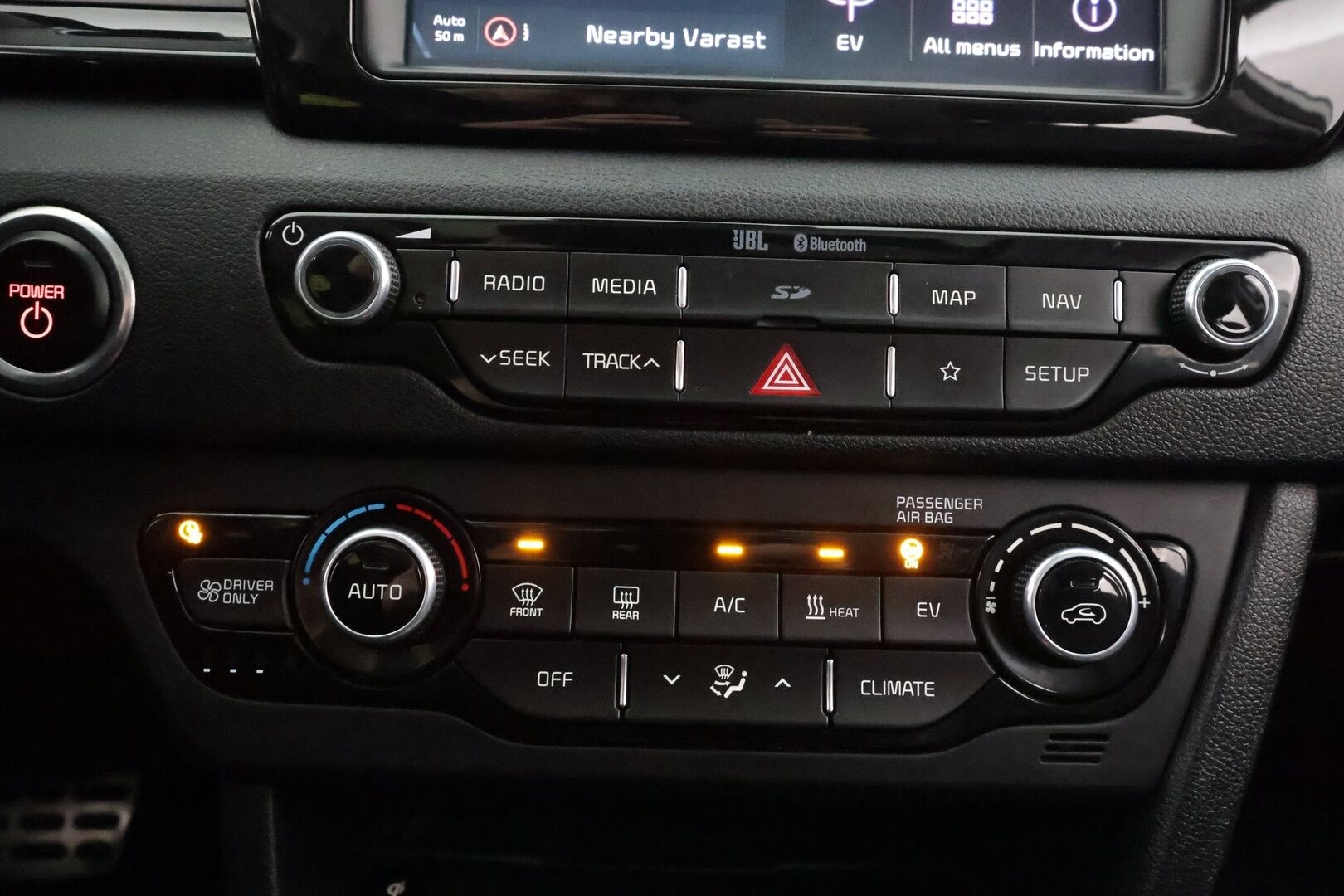 Kia NIRO 2019 Business Luxury 64 kWh 204 hv * ACC / P.kamera / ILP / Lasikattoluukku / JBL / Muistipenkki / Navi / Ilmastoidut nahat * - Akku kuntotarkastettu / Kahdet renkaat aluvanteilla / Merkkihuollettu