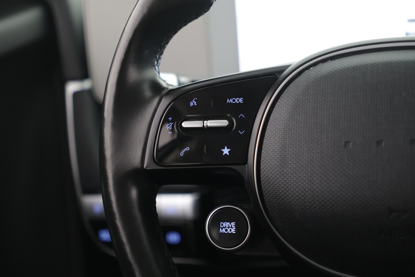Hyundai IONIQ 5 2022 73 kWh 217 hv Style 5d - Adaptiivinen vakionopeudensäädin | P-Kamera | LED | Digimittaristo | Carplay | Bluelink | 