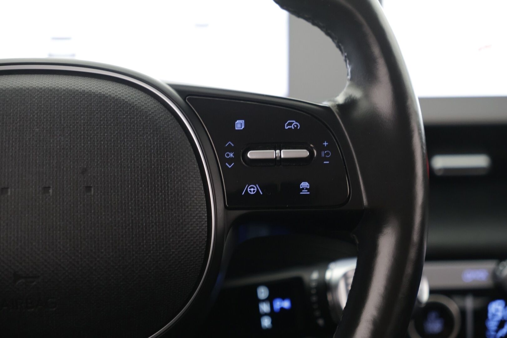 Hyundai IONIQ 5 2022 73 kWh 217 hv Style 5d - Adaptiivinen vakionopeudensäädin | P-Kamera | LED | Digimittaristo | Carplay | Bluelink | 