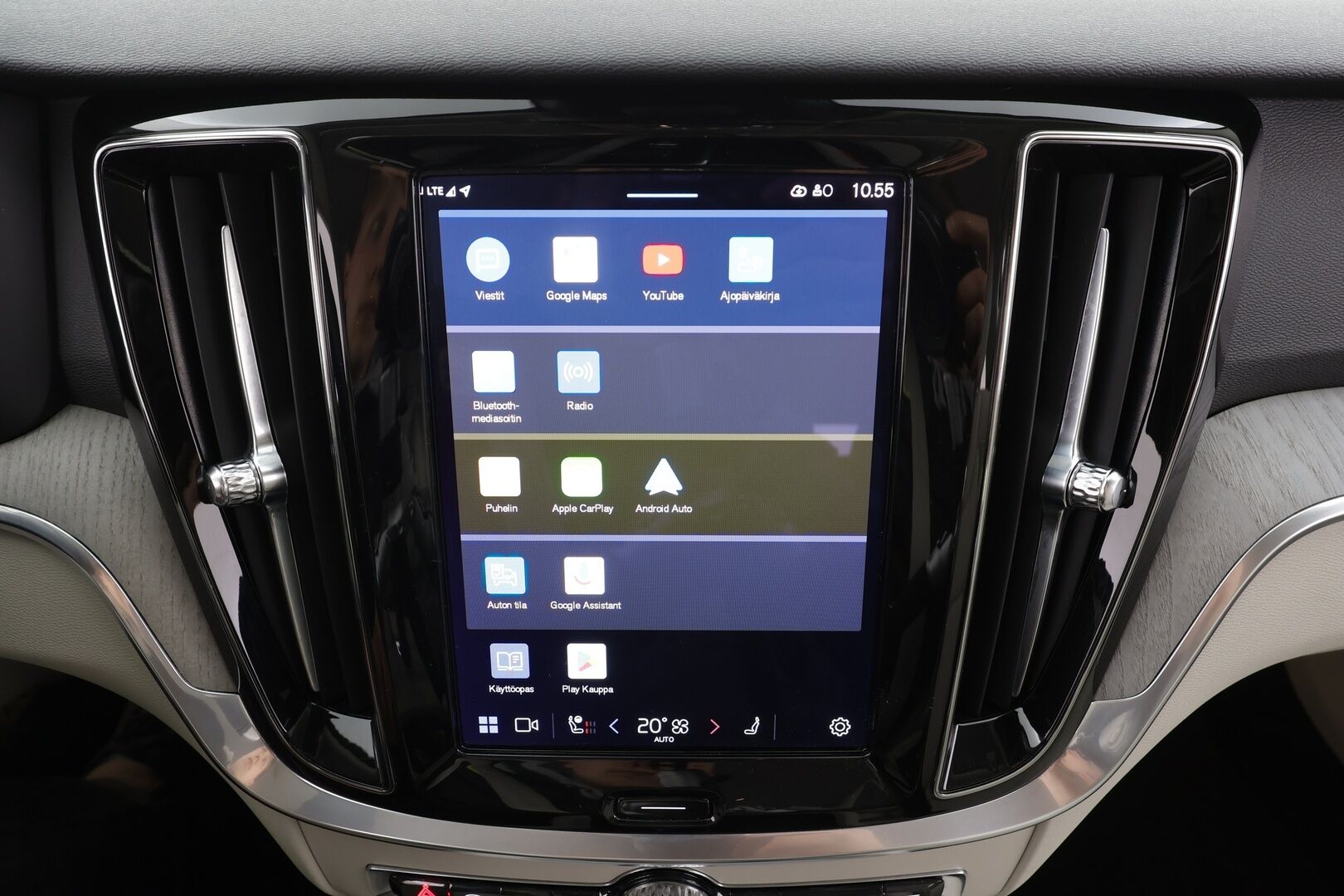 Volvo V60 2023 B3 MHEV Business Plus Bright DCT aut * Webasto / ACC / Full-LED / P.kamera / Sportnahat Muistilla / Navi / Keyless * - 1-om Suomi-auto / Kahdet renkaat aluvanteilla / Merkkihuollot - HULLUT AVAJAISHULINAT KORKOTARJOUS 3,29 %