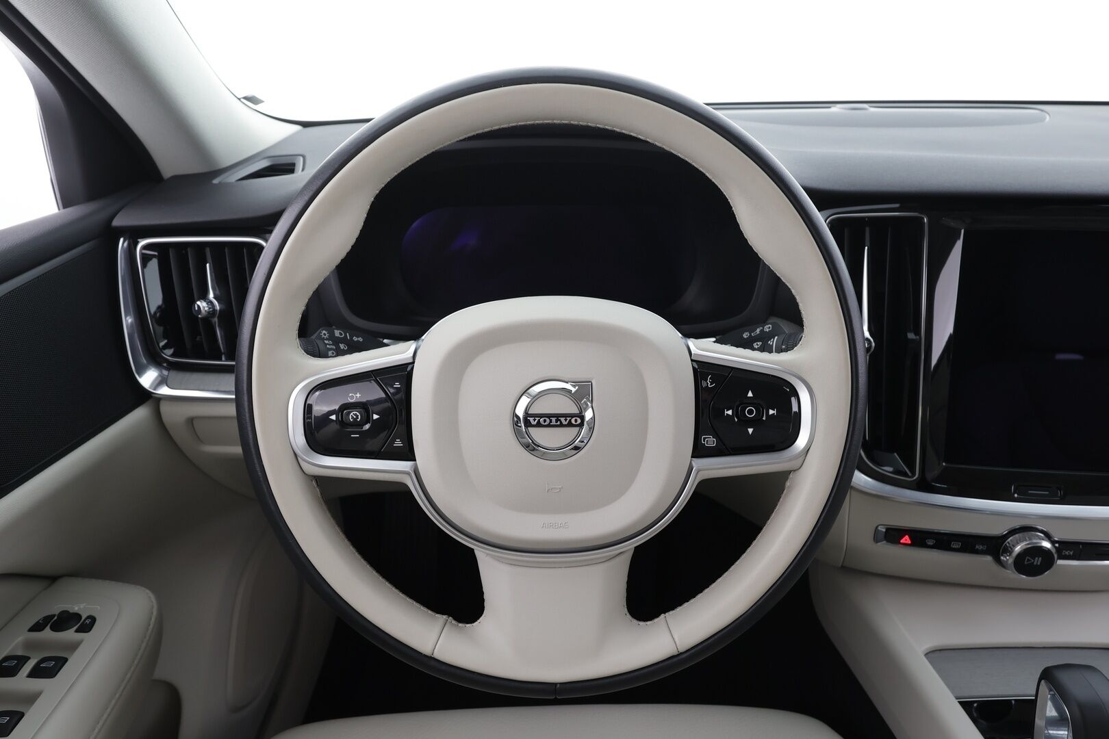 Volvo V60 2023 B3 MHEV Business Plus Bright DCT aut * Webasto / ACC / Full-LED / P.kamera / Sportnahat Muistilla / Navi / Keyless * - 1-om Suomi-auto / Kahdet renkaat aluvanteilla / Merkkihuollot - HULLUT AVAJAISHULINAT KORKOTARJOUS 3,29 %