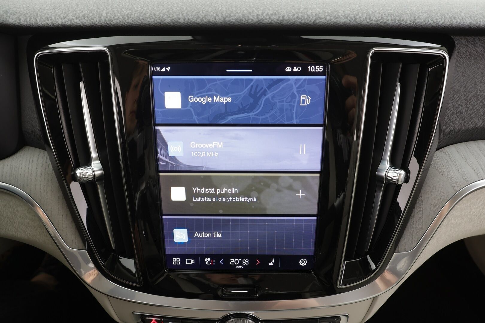 Volvo V60 2023 B3 MHEV Business Plus Bright DCT aut * Webasto / ACC / Full-LED / P.kamera / Sportnahat Muistilla / Navi / Keyless * - 1-om Suomi-auto / Kahdet renkaat aluvanteilla / Merkkihuollot - HULLUT AVAJAISHULINAT KORKOTARJOUS 3,29 %