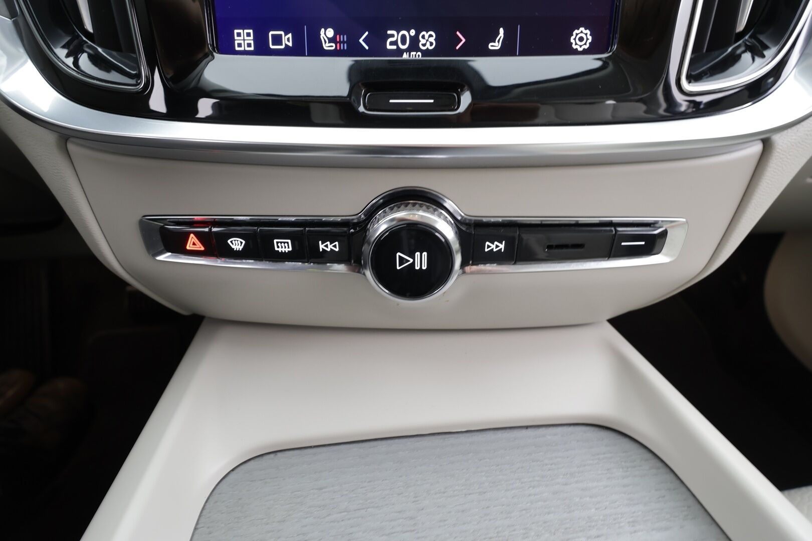 Volvo V60 2023 B3 MHEV Business Plus Bright DCT aut * Webasto / ACC / Full-LED / P.kamera / Sportnahat Muistilla / Navi / Keyless * - 1-om Suomi-auto / Kahdet renkaat aluvanteilla / Merkkihuollot - HULLUT AVAJAISHULINAT KORKOTARJOUS 3,29 %