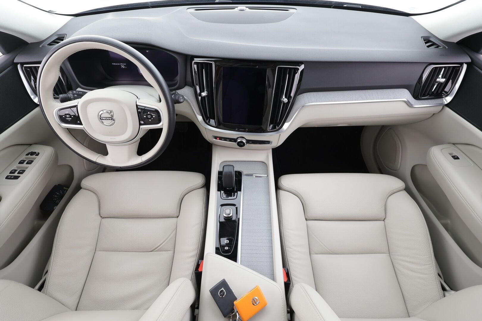 Volvo V60 2023 B3 MHEV Business Plus Bright DCT aut * Webasto / ACC / Full-LED / P.kamera / Sportnahat Muistilla / Navi / Keyless * - 1-om Suomi-auto / Kahdet renkaat aluvanteilla / Merkkihuollot - HULLUT AVAJAISHULINAT KORKOTARJOUS 3,29 %