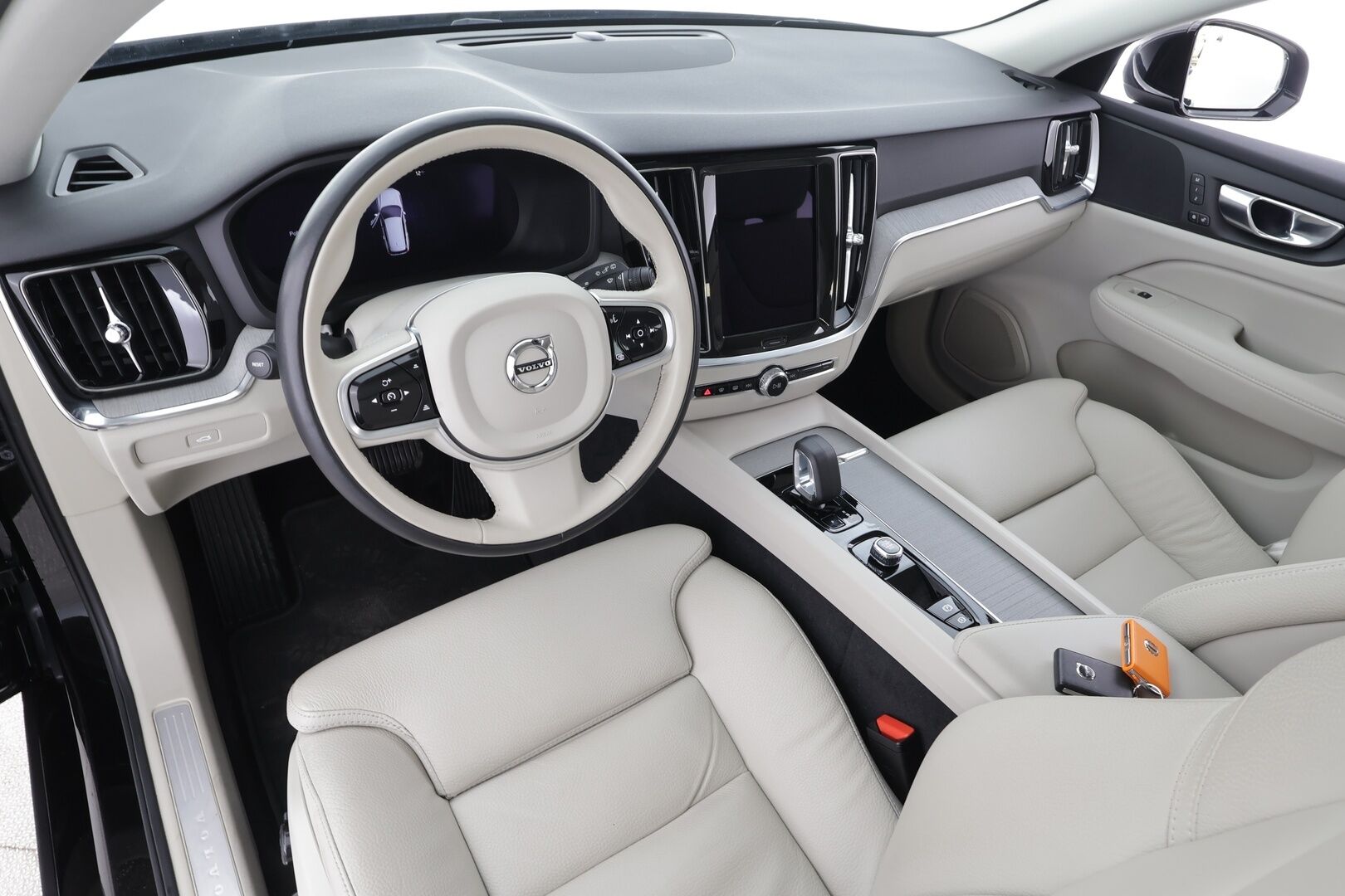 Volvo V60 2023 B3 MHEV Business Plus Bright DCT aut * Webasto / ACC / Full-LED / P.kamera / Sportnahat Muistilla / Navi / Keyless * - 1-om Suomi-auto / Kahdet renkaat aluvanteilla / Merkkihuollot - HULLUT AVAJAISHULINAT KORKOTARJOUS 3,29 %