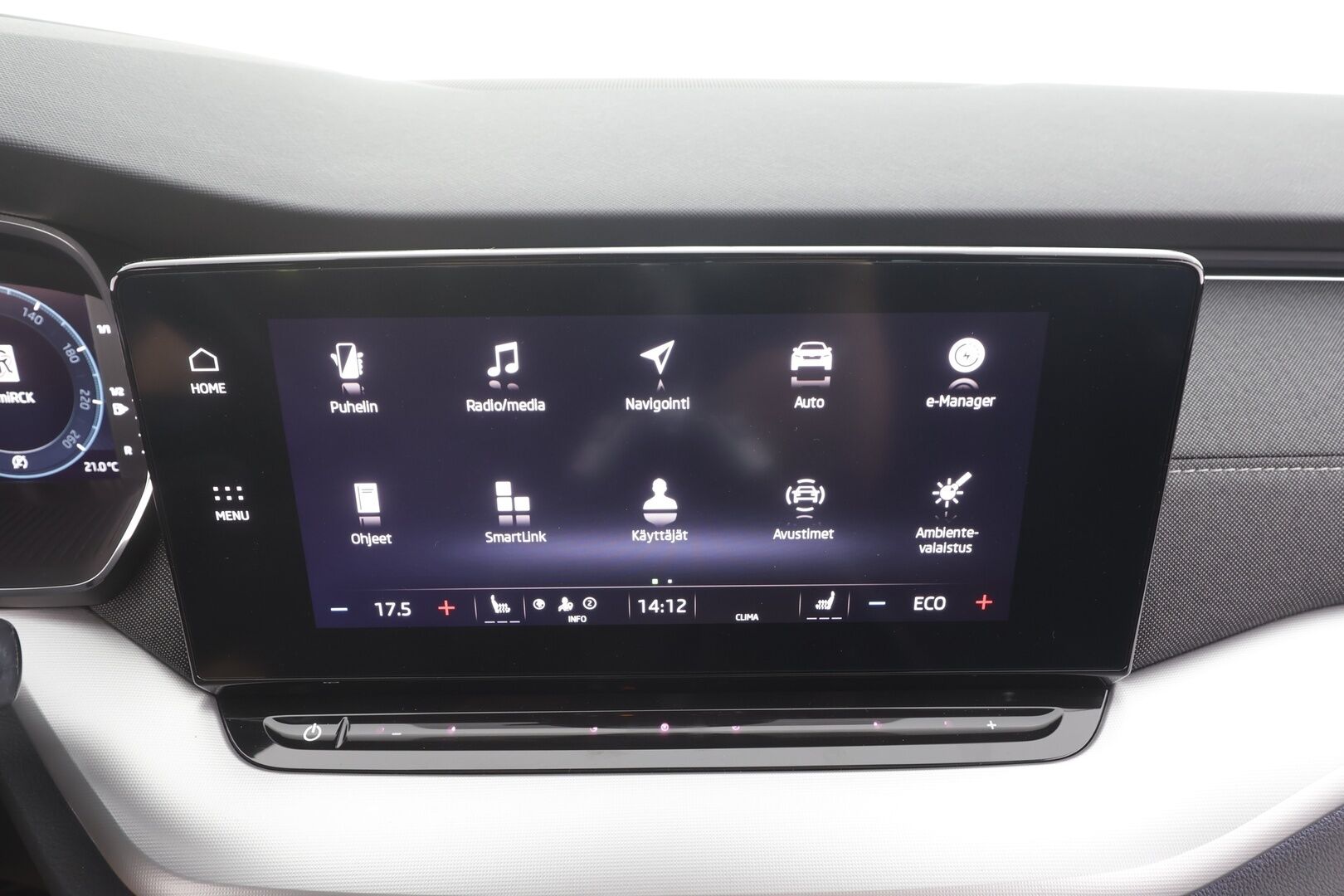 Skoda Octavia 2022 Combi 1.4 TSI PHEV Style iV DSG Autom. - 1Om Suomiauto | Webasto | ACC | Crystal Matrix LED | HUD | Peruutuskamera | Muistipenkit | Merkkihuollot | Supervarusteet!