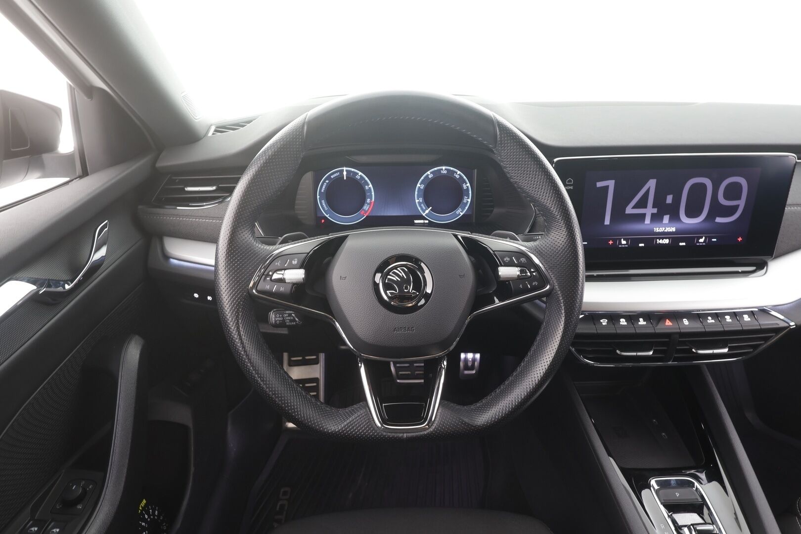 Skoda Octavia 2022 Combi 1.4 TSI PHEV Style iV DSG Autom. - 1Om Suomiauto | Webasto | ACC | Crystal Matrix LED | HUD | Peruutuskamera | Muistipenkit | Merkkihuollot | Supervarusteet!