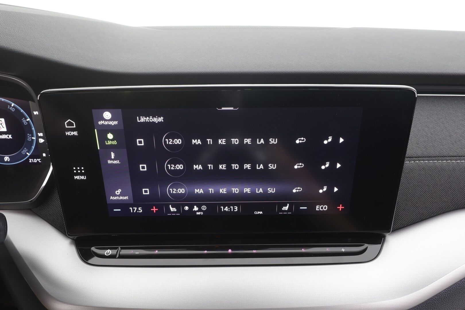 Skoda Octavia 2022 Combi 1.4 TSI PHEV Style iV DSG Autom. - 1Om Suomiauto | Webasto | ACC | Crystal Matrix LED | HUD | Peruutuskamera | Muistipenkit | Merkkihuollot | Supervarusteet!
