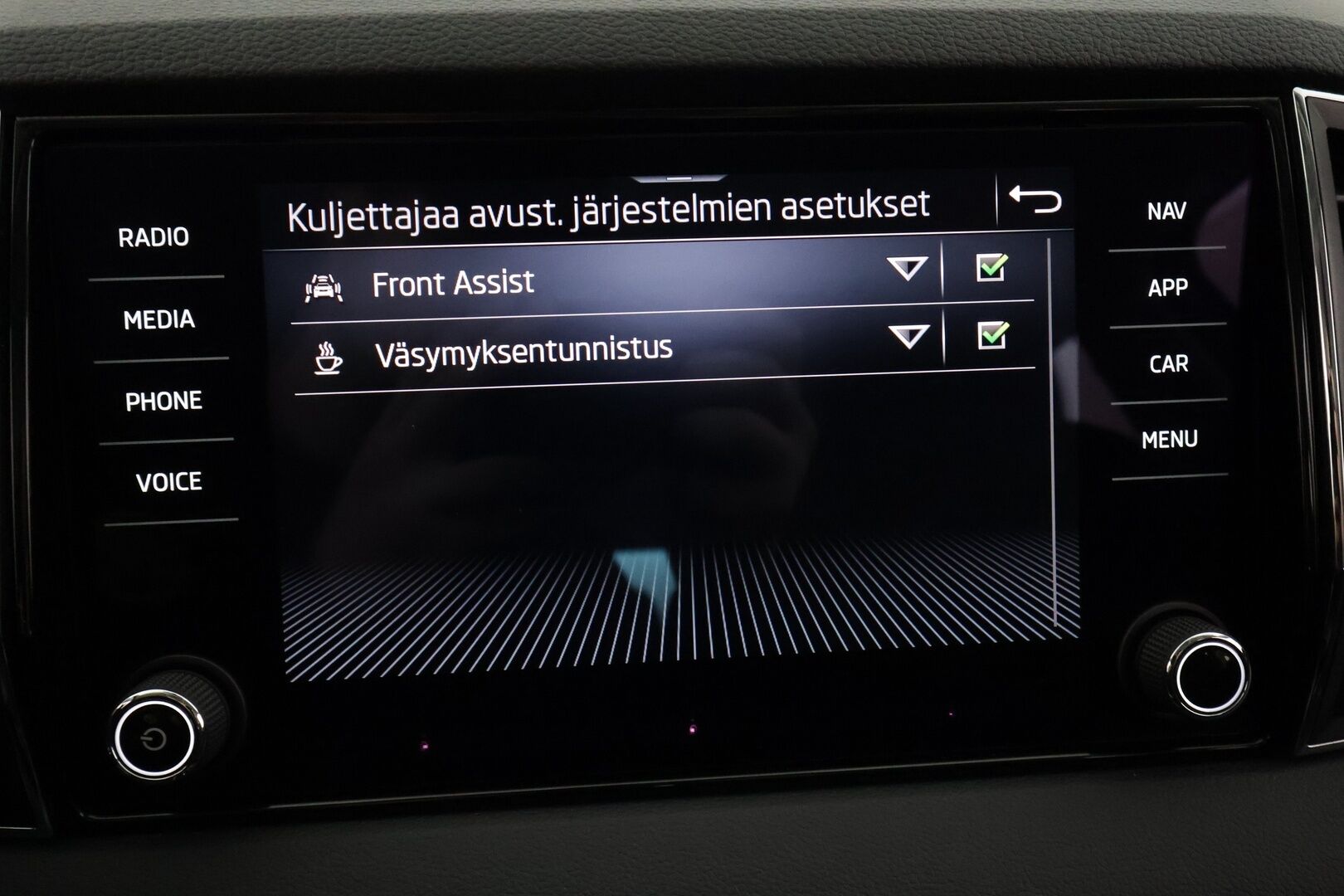 Skoda Karoq 2023 2.0 TDI 150 4x4 Ambition DSG Autom. -  | Vakkari | Webasto | LED | P. kamera | Ratinlämmitys | Apple&Android | 1.Om Suomi-auto | Kahdet Renkaat |
