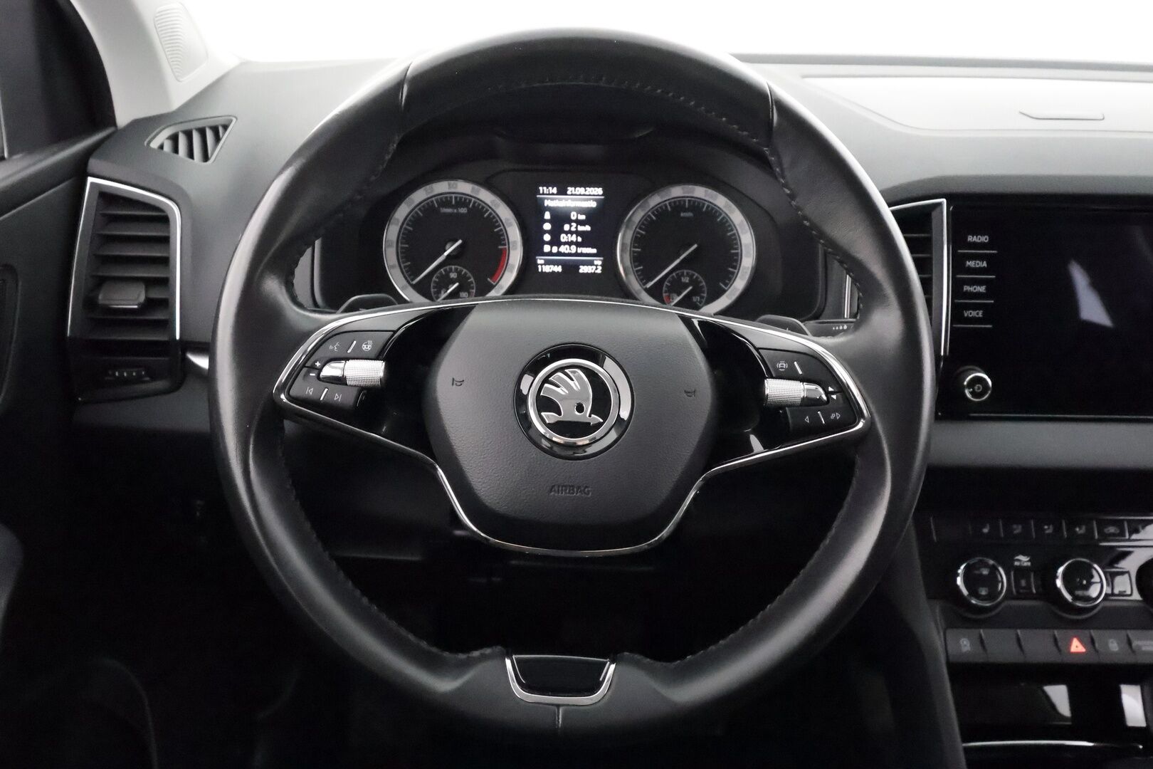 Skoda Karoq 2023 2.0 TDI 150 4x4 Ambition DSG Autom. -  | Vakkari | Webasto | LED | P. kamera | Ratinlämmitys | Apple&Android | 1.Om Suomi-auto | Kahdet Renkaat |