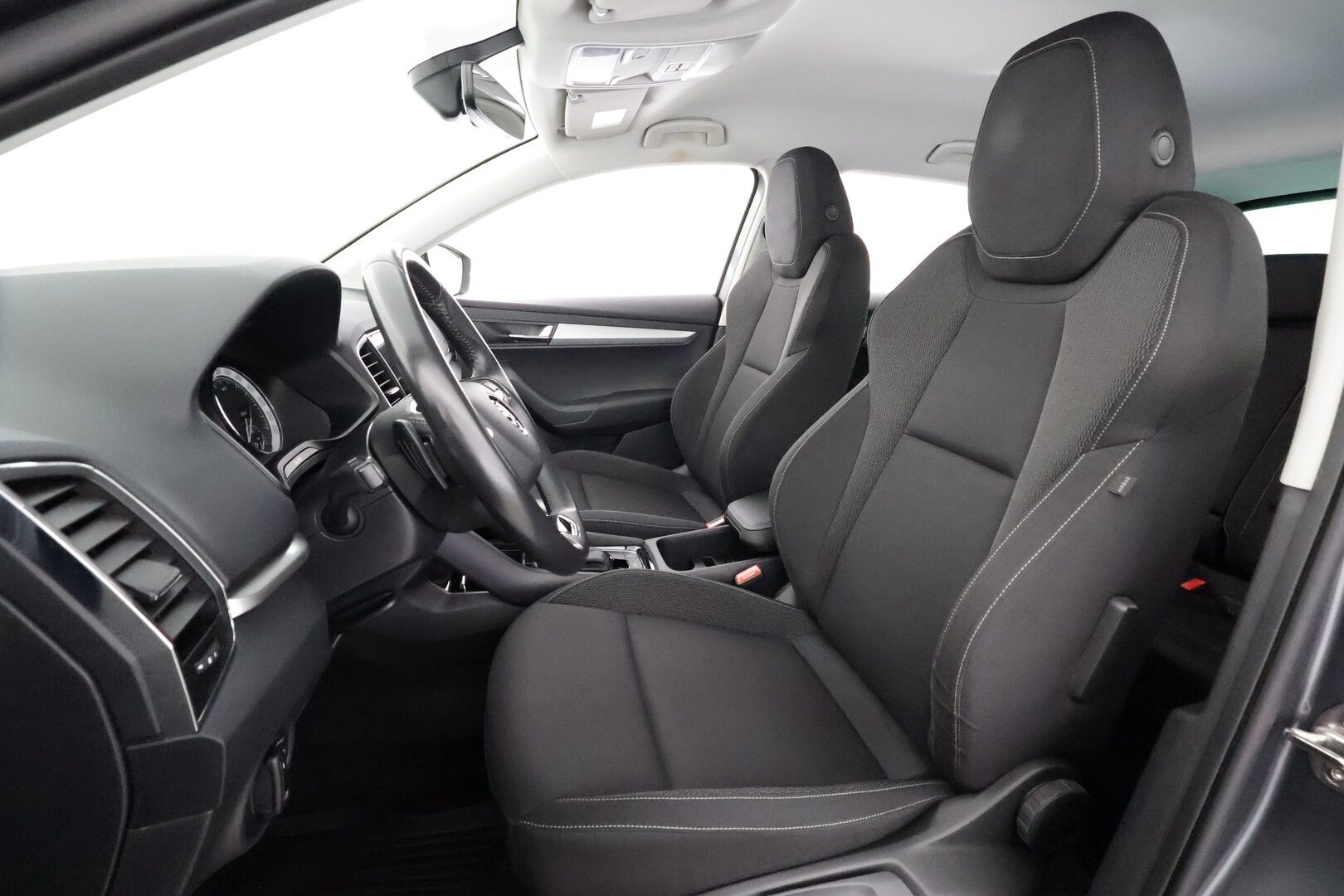 Skoda Karoq 2023 2.0 TDI 150 4x4 Ambition DSG Autom. -  | Vakkari | Webasto | LED | P. kamera | Ratinlämmitys | Apple&Android | 1.Om Suomi-auto | Kahdet Renkaat |