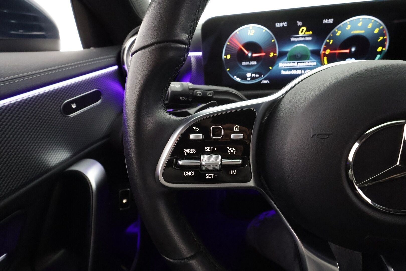 Mercedes-Benz CLA 2023 250 e A Shooting Brake Business Edition * Wide / Vakkari / P.Kamera / Koukku / High performance LED / Navi  * - Suomi-auto / Kahdet renkaat